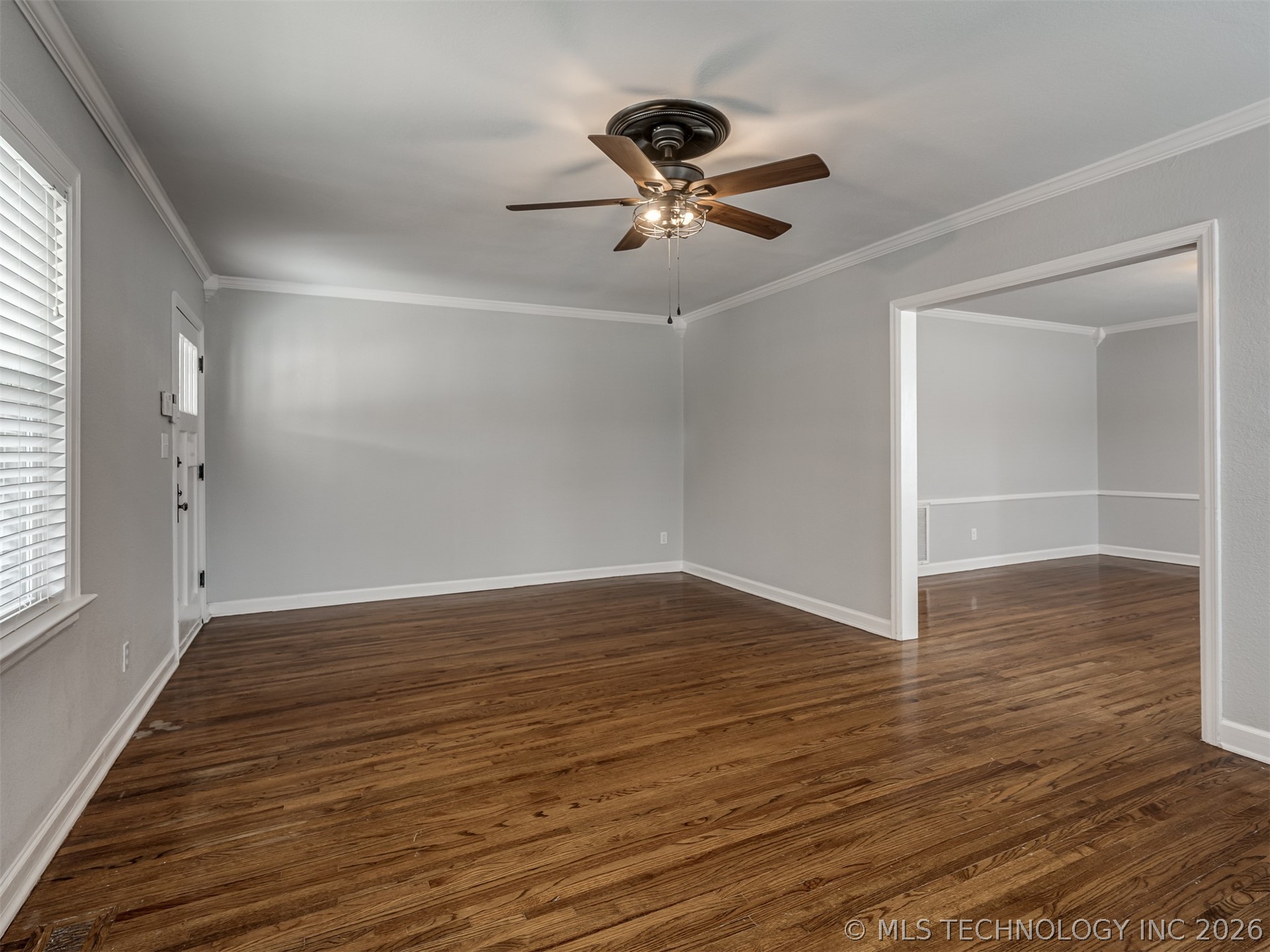 1204 S Columbia Avenue Property Photo 8