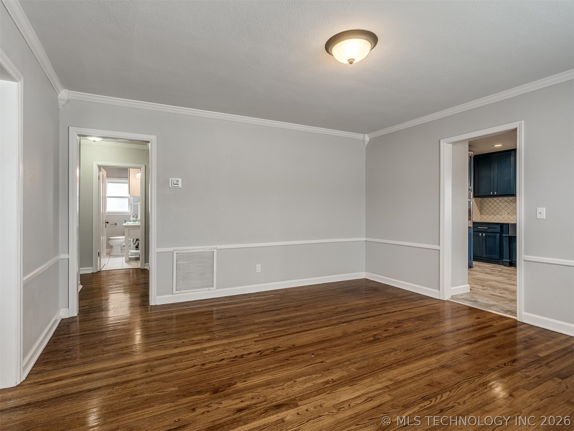 1204 S Columbia Avenue Property Photo 11