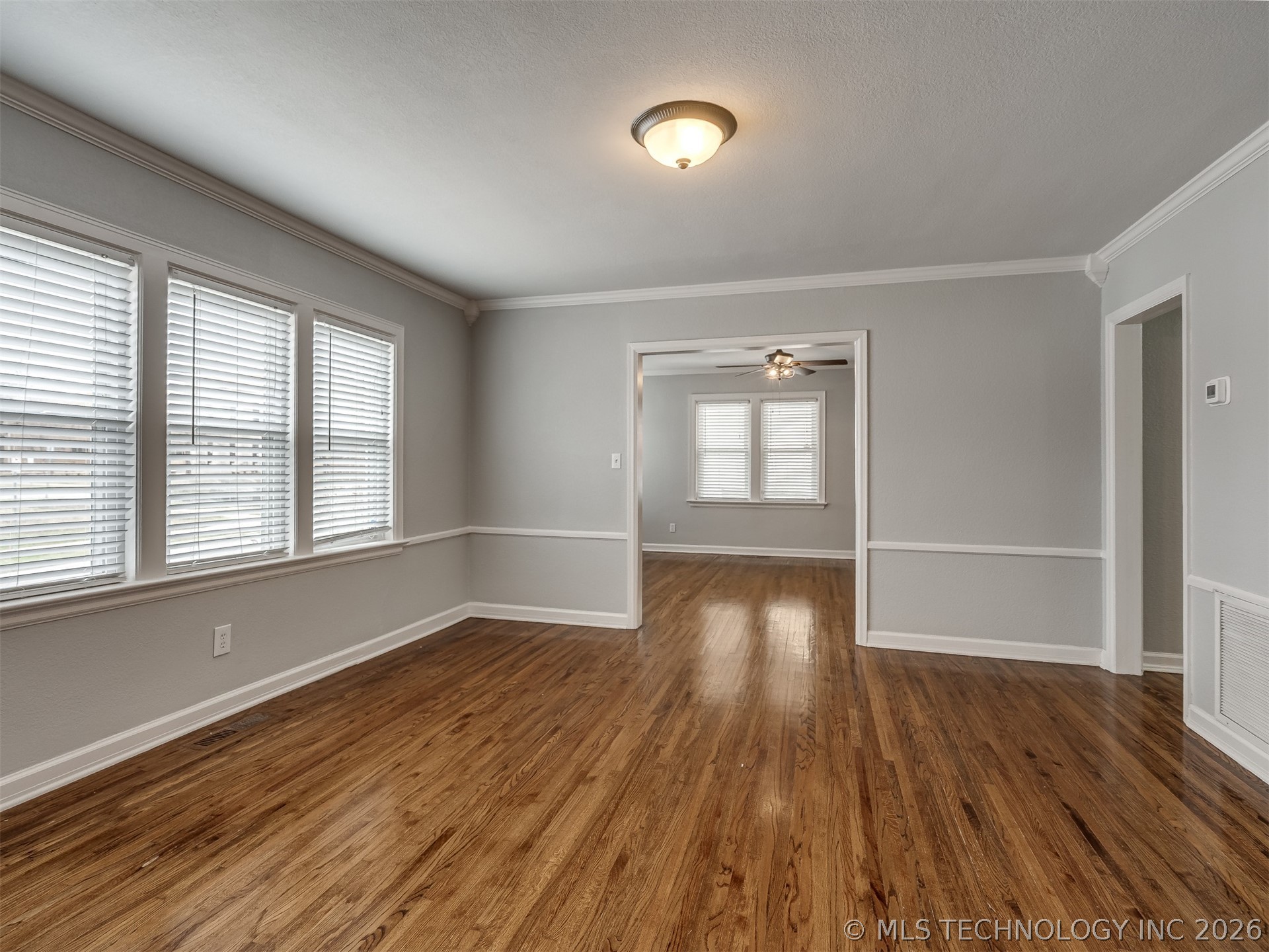 1204 S Columbia Avenue Property Photo 12