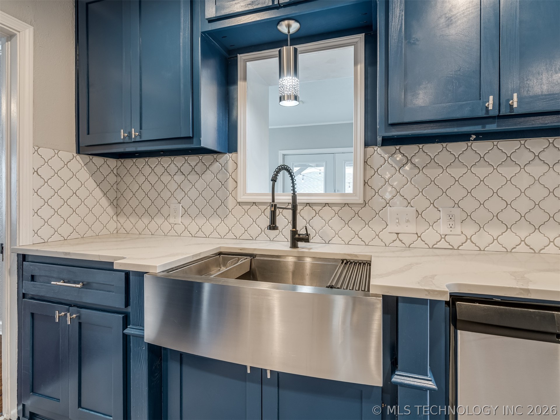 1204 S Columbia Avenue Property Photo 17