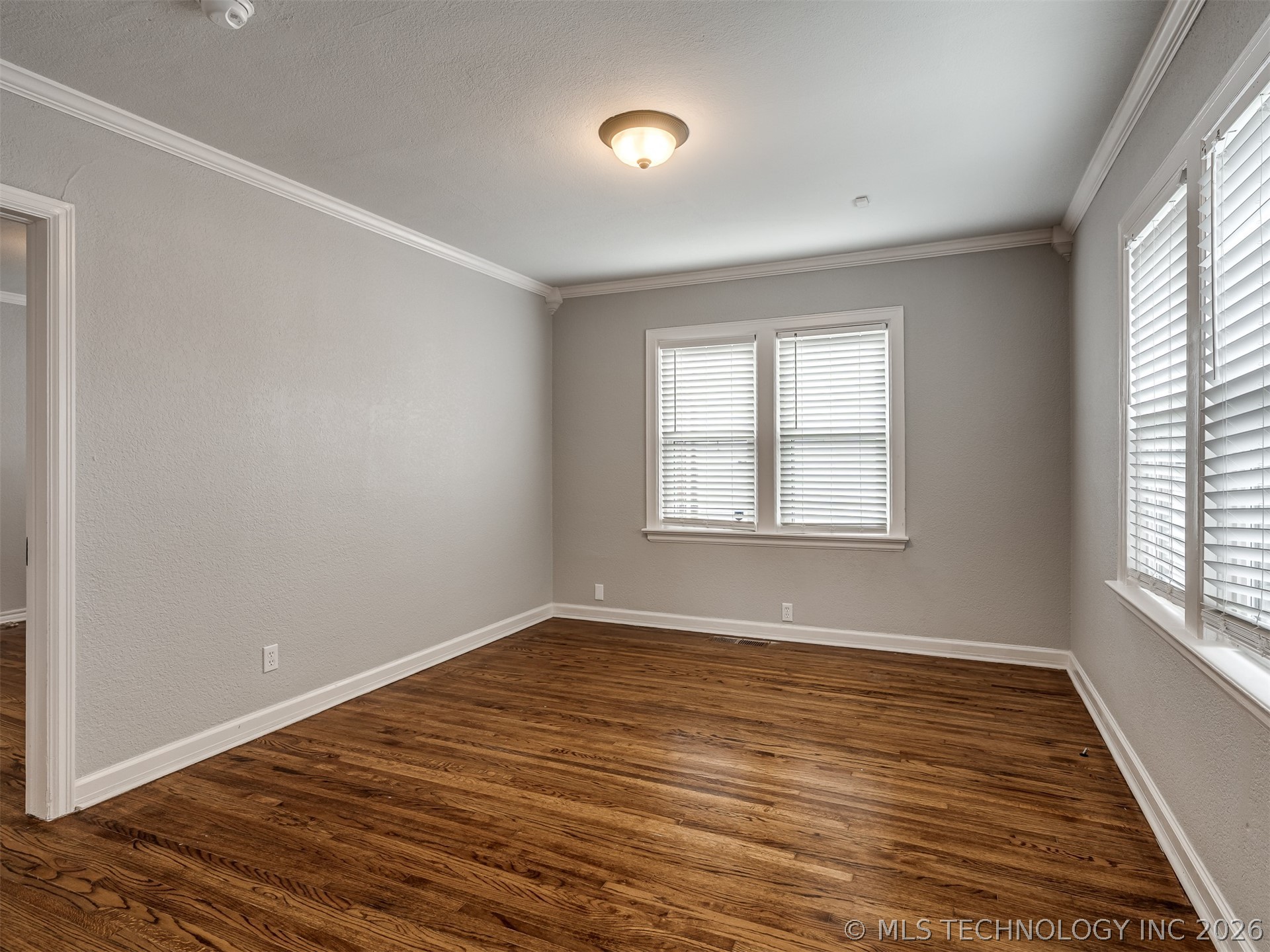 1204 S Columbia Avenue Property Photo 23
