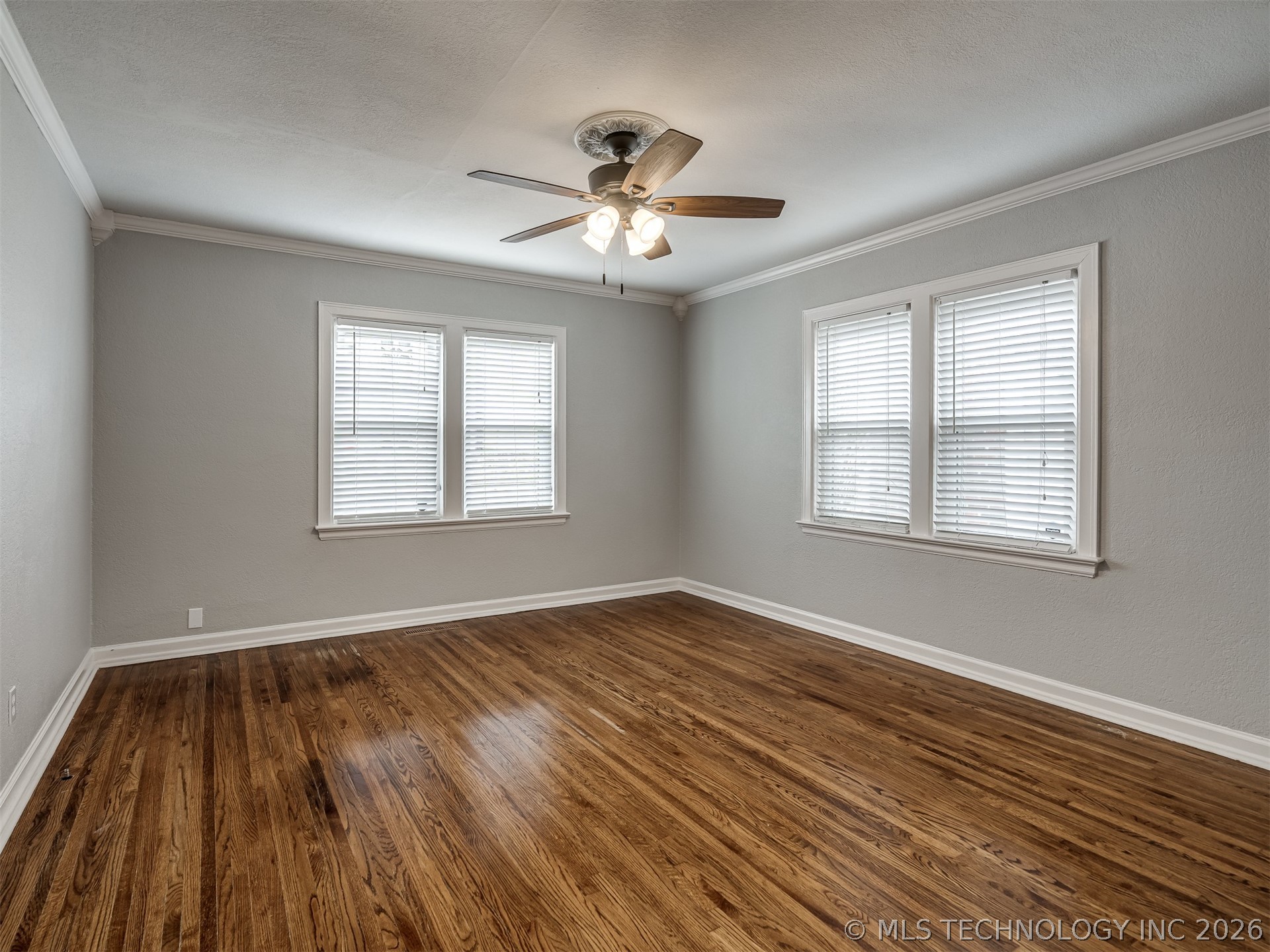 1204 S Columbia Avenue Property Photo 31