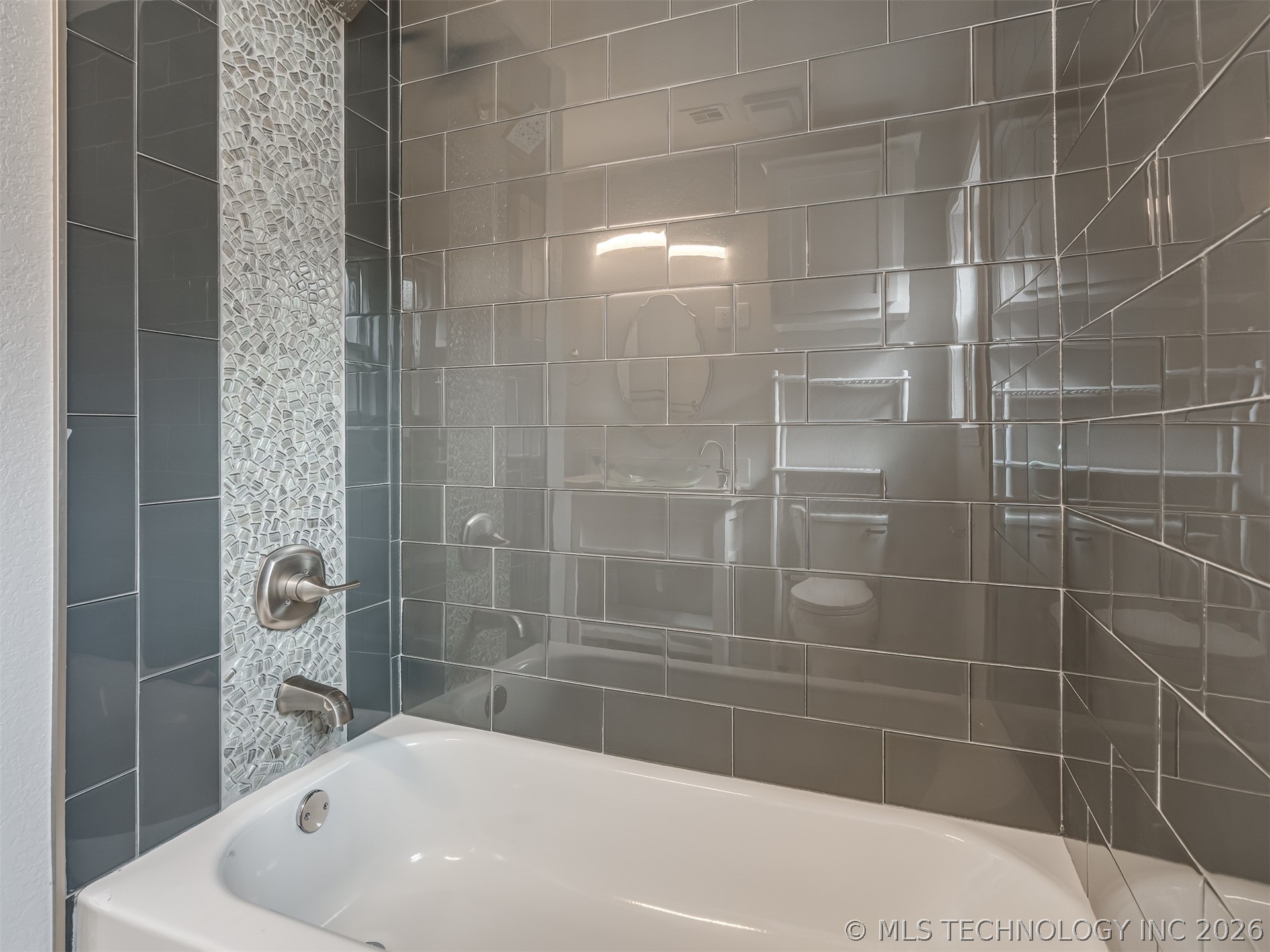 1204 S Columbia Avenue Property Photo 36