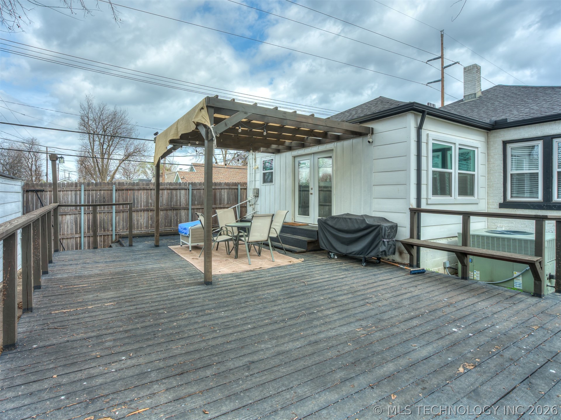 1204 S Columbia Avenue Property Photo 38