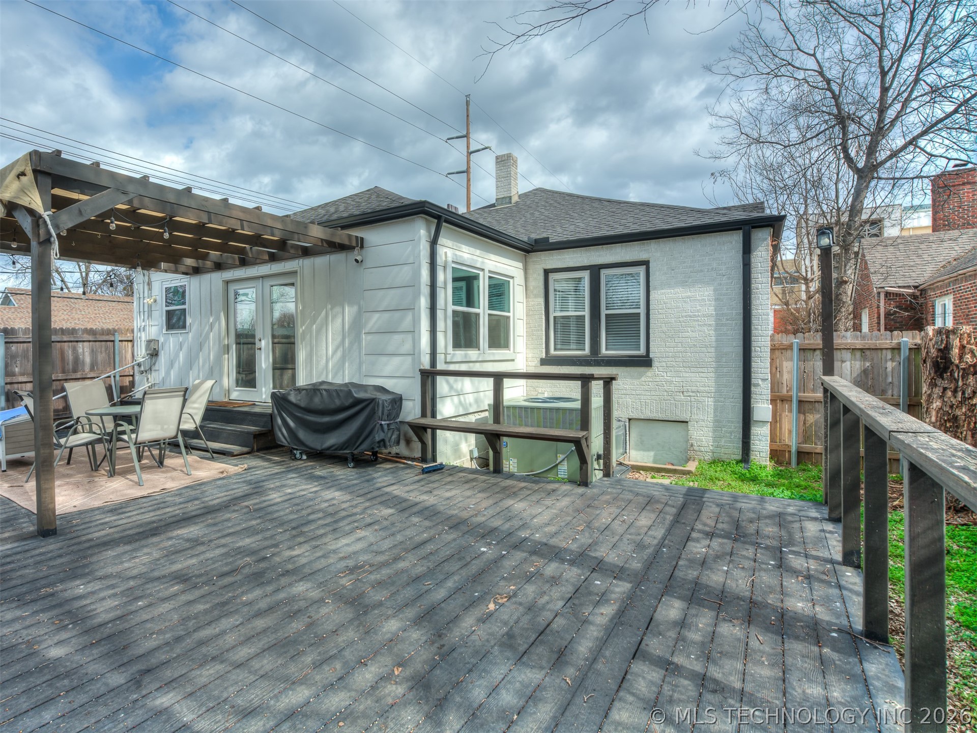 1204 S Columbia Avenue Property Photo 39
