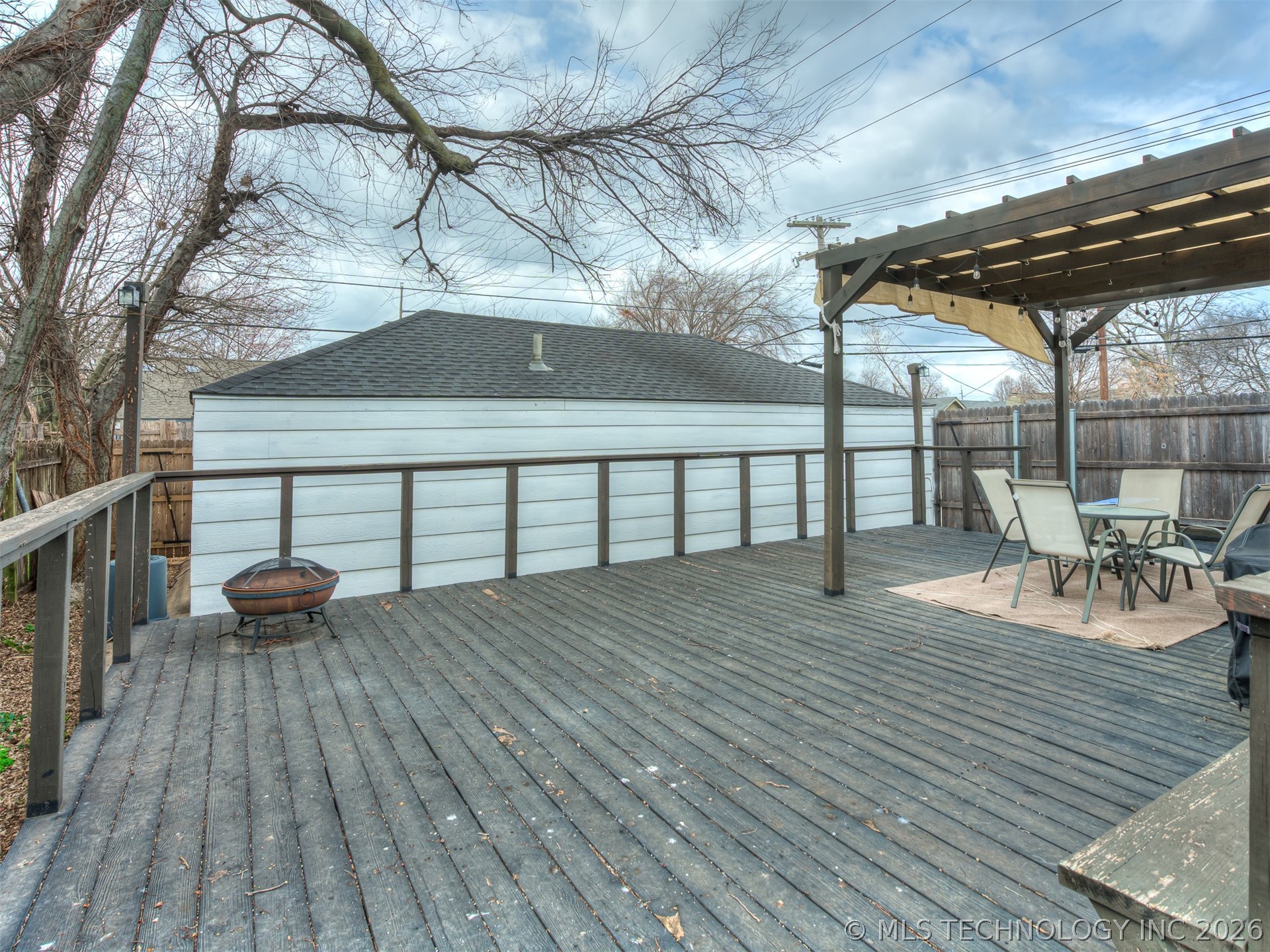 1204 S Columbia Avenue Property Photo 42
