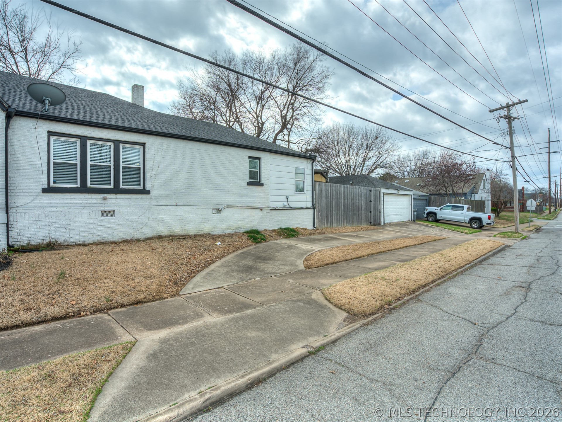 1204 S Columbia Avenue Property Photo 44