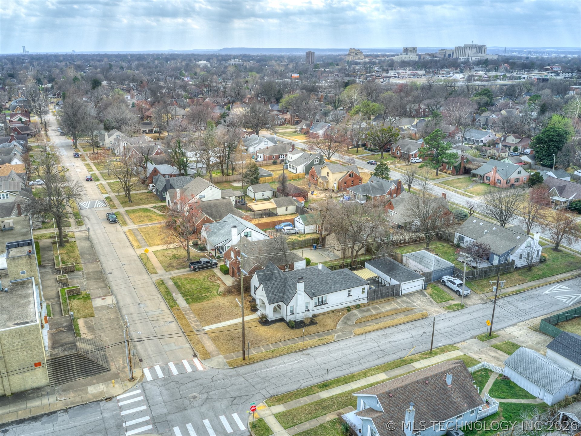 1204 S Columbia Avenue Property Photo 50