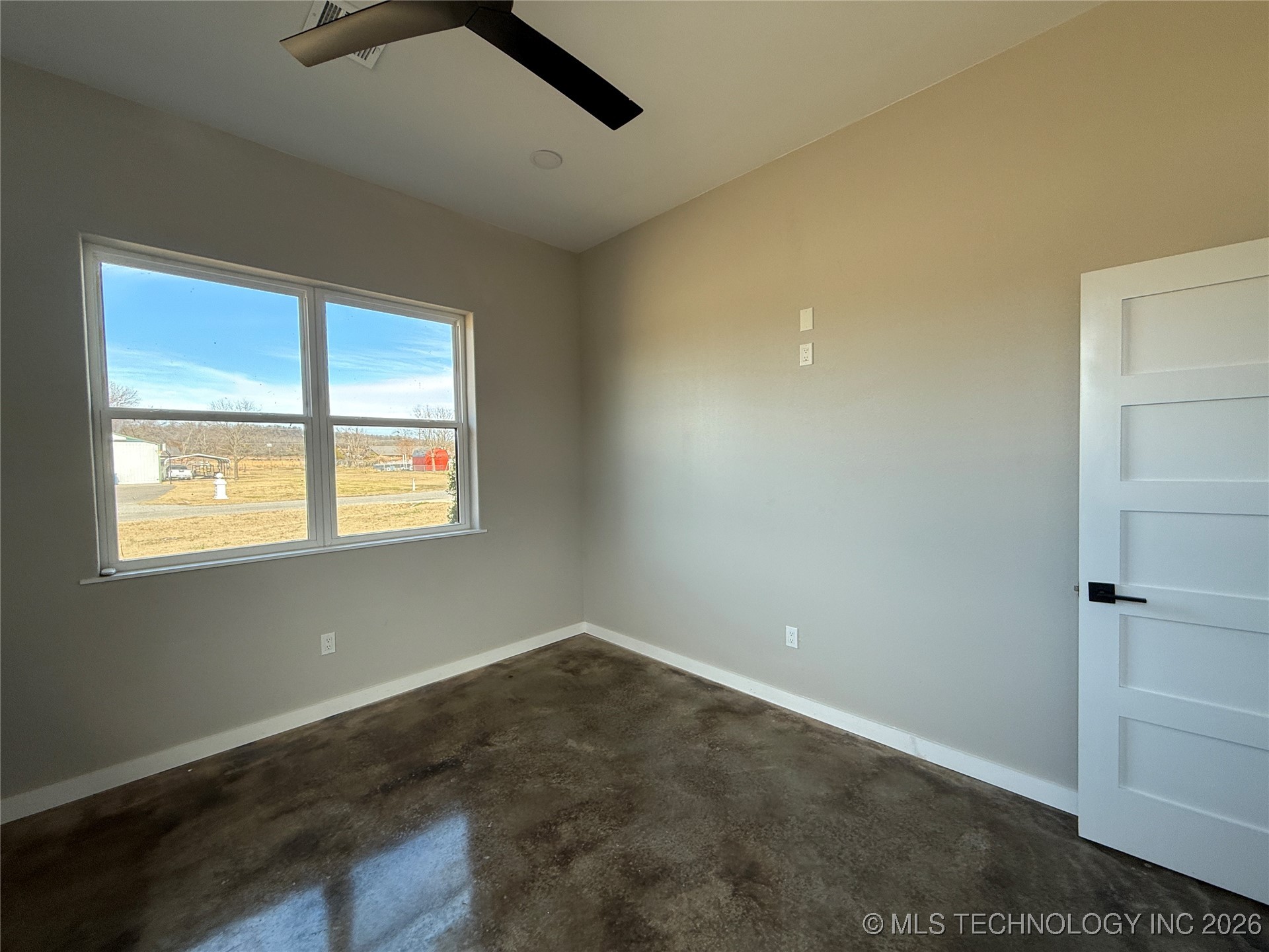 816 W Brewer Property Photo 10