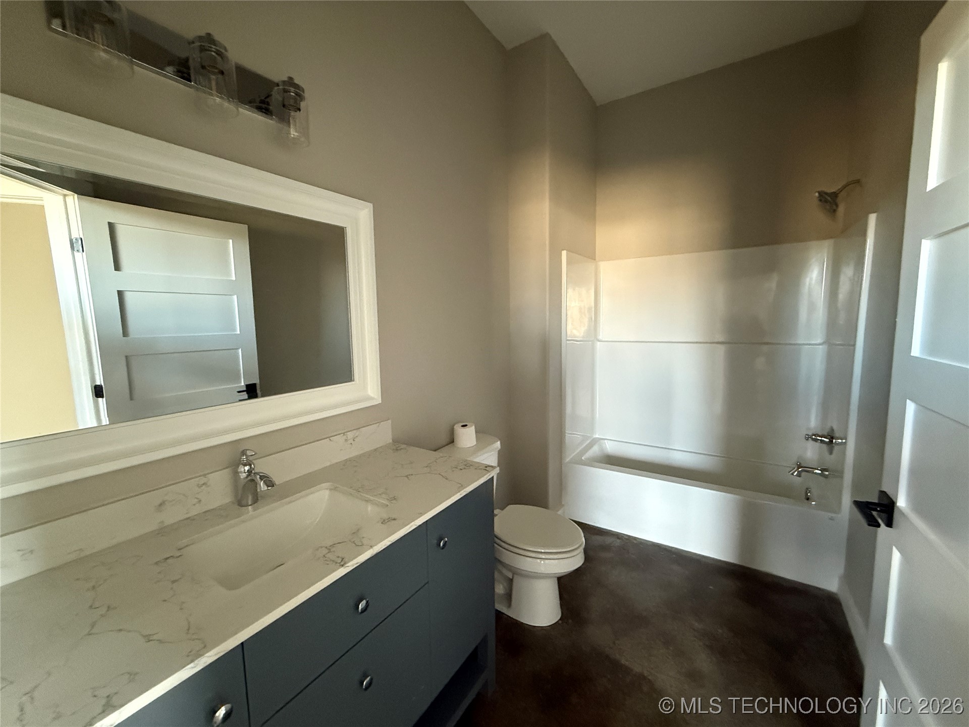 816 W Brewer Property Photo 17