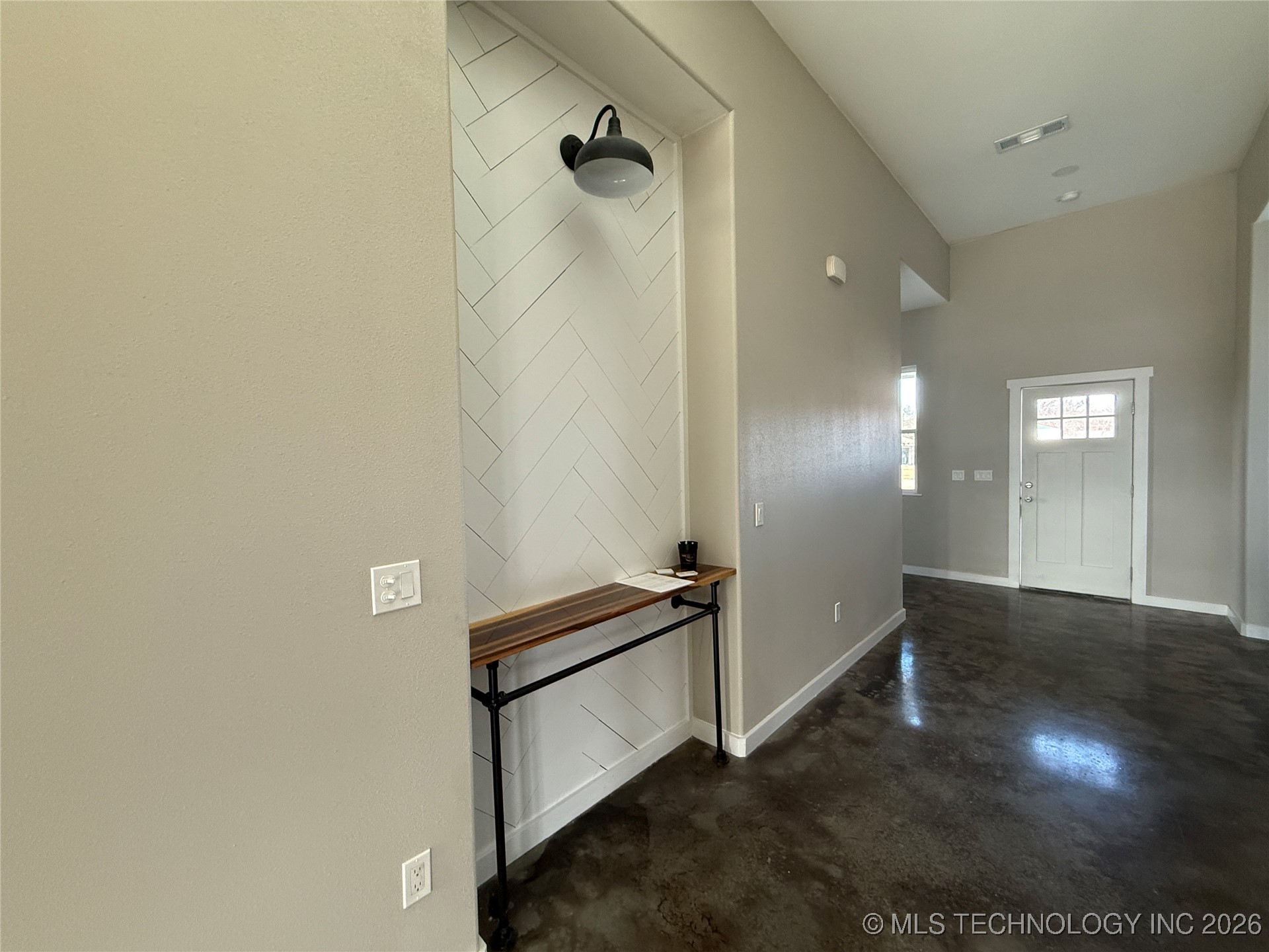 816 W Brewer Property Photo 19