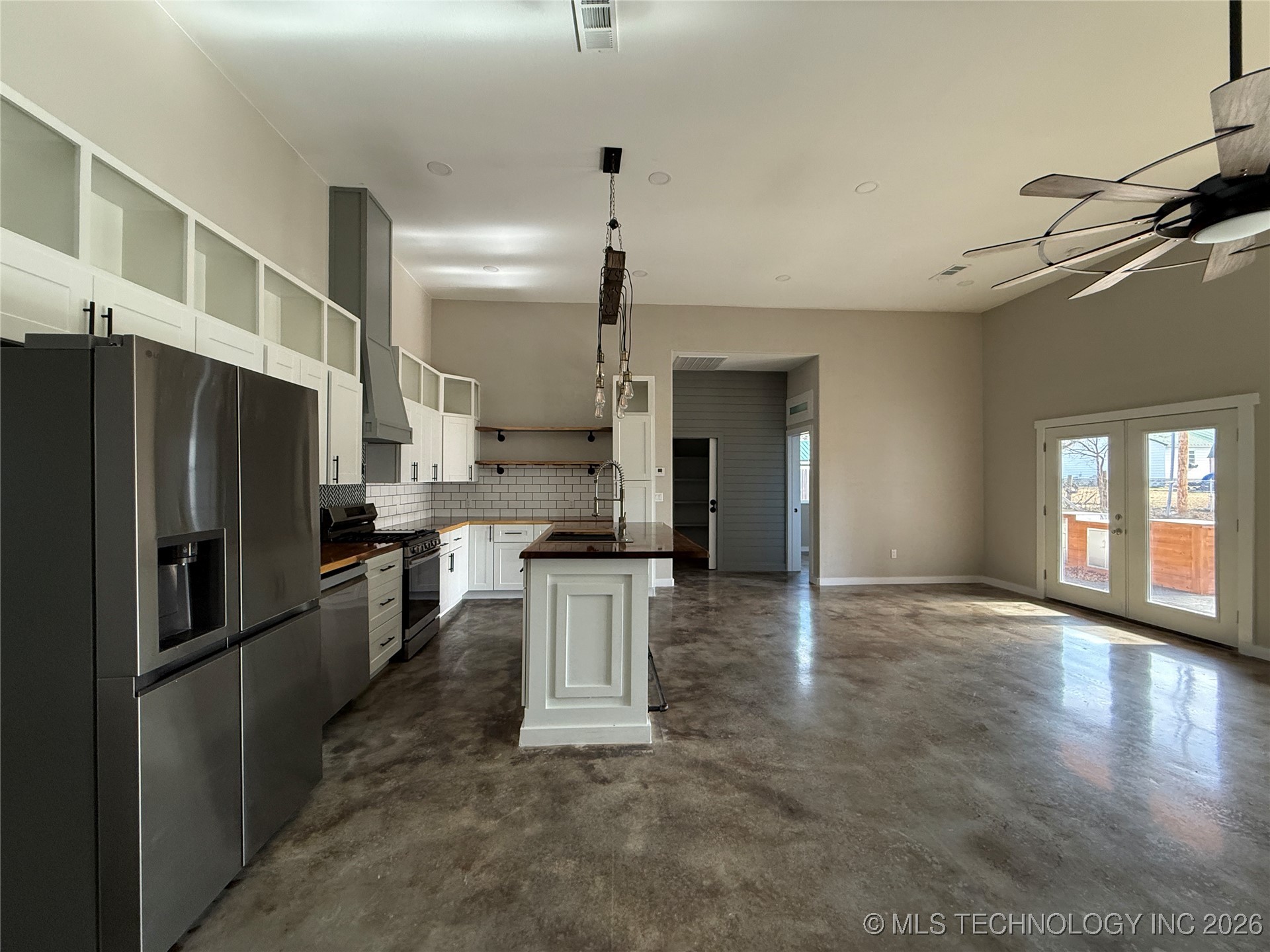 816 W Brewer Property Photo 23