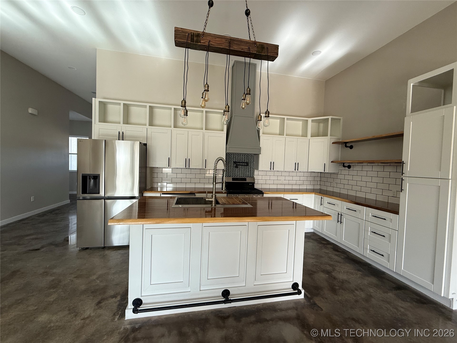 816 W Brewer Property Photo 24