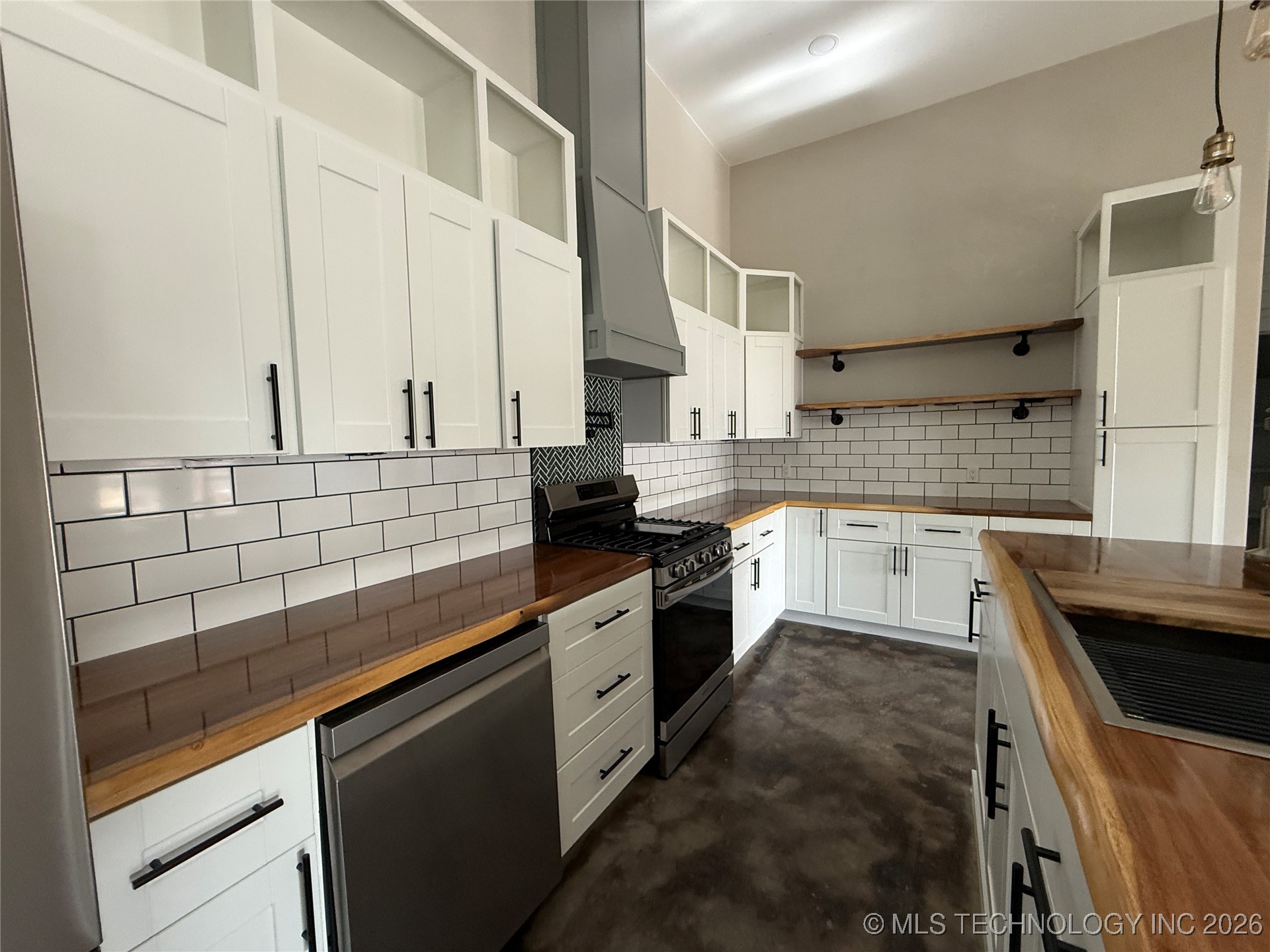 816 W Brewer Property Photo 27