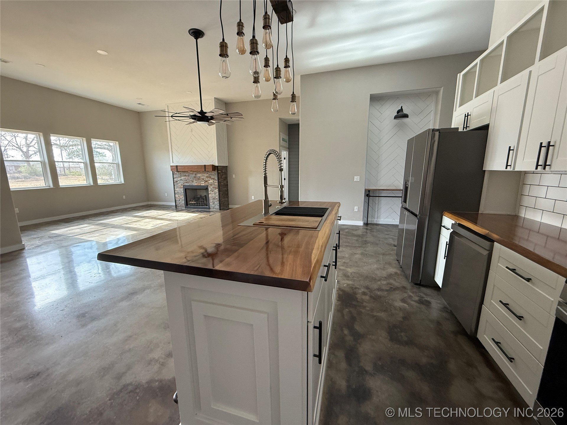 816 W Brewer Property Photo 29