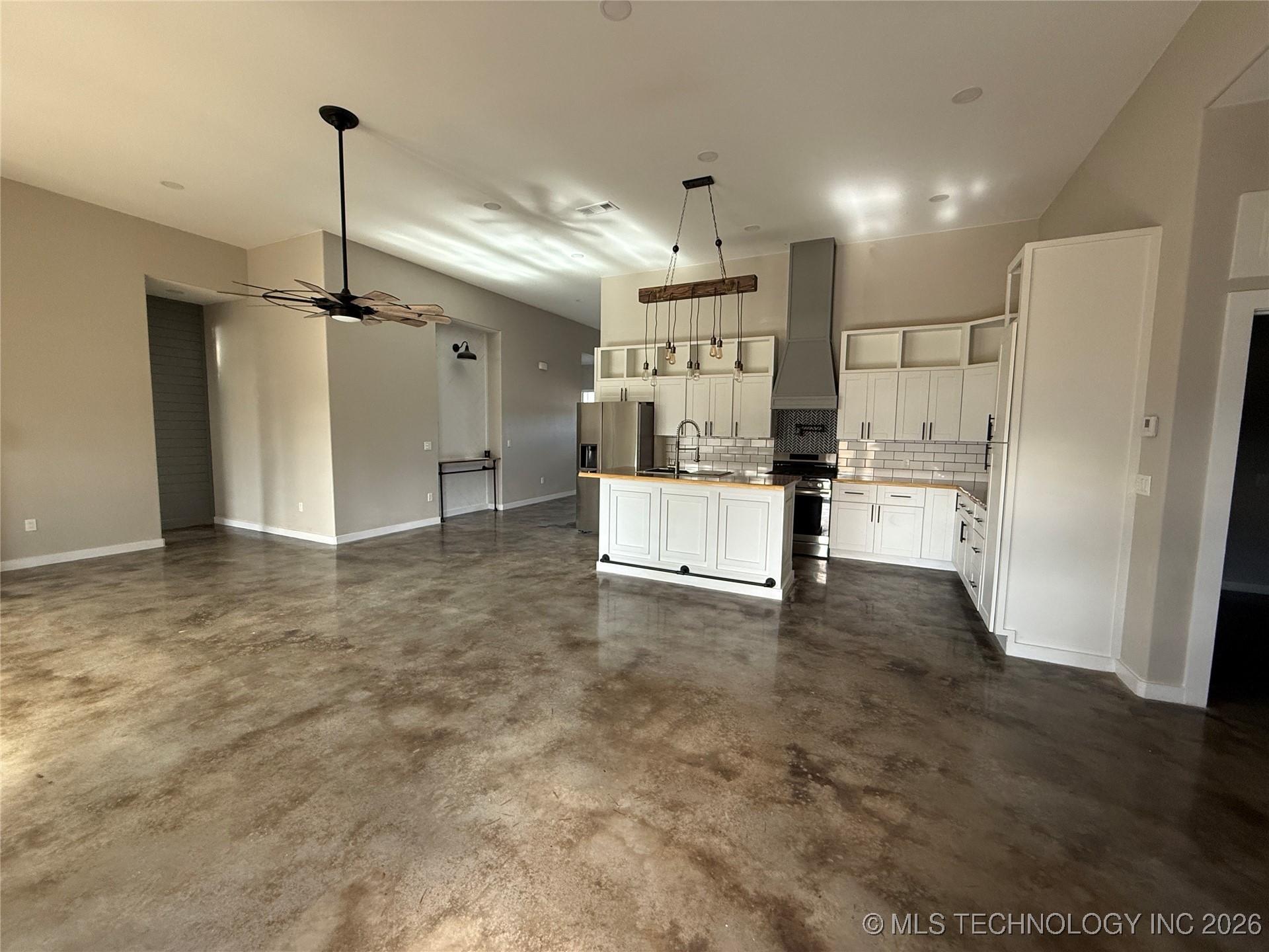 816 W Brewer Property Photo 31