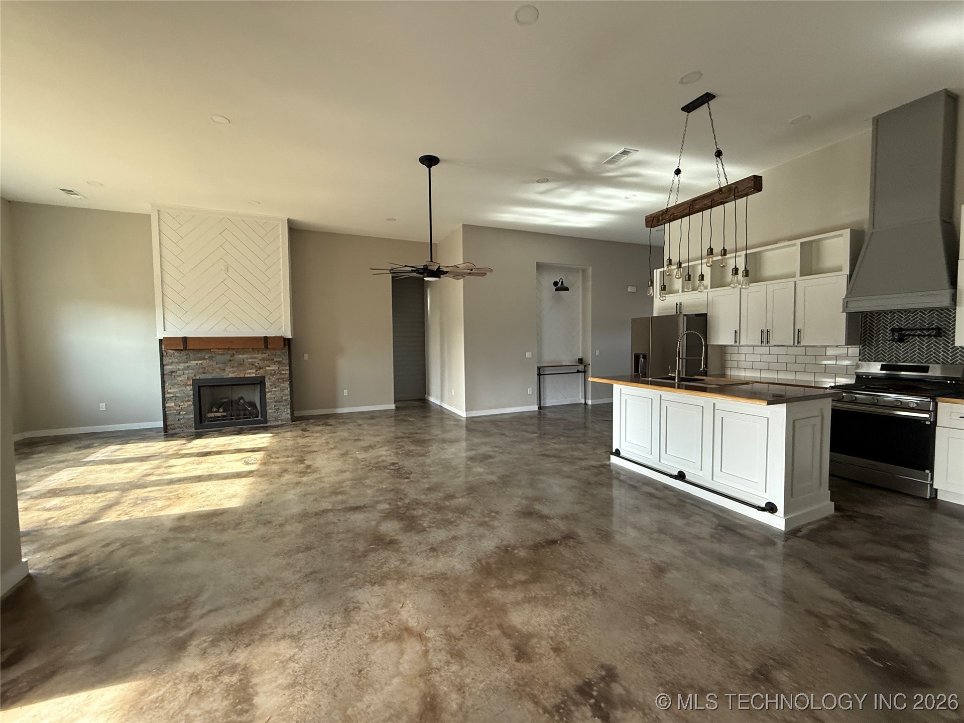 816 W Brewer Property Photo 38