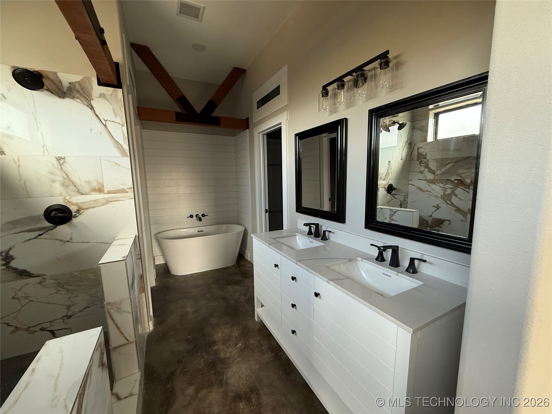 816 W Brewer Property Photo 53