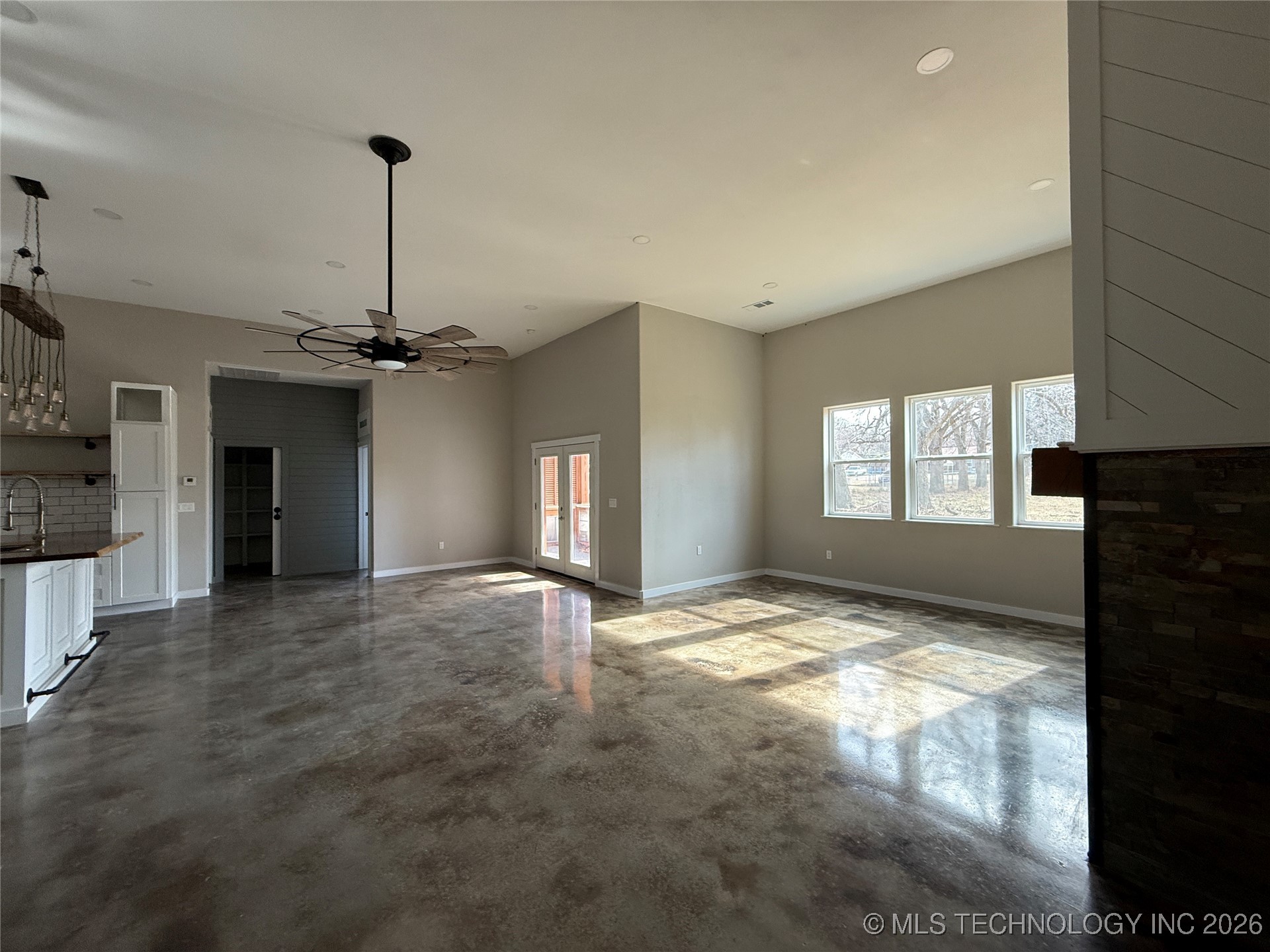 816 W Brewer Property Photo 55