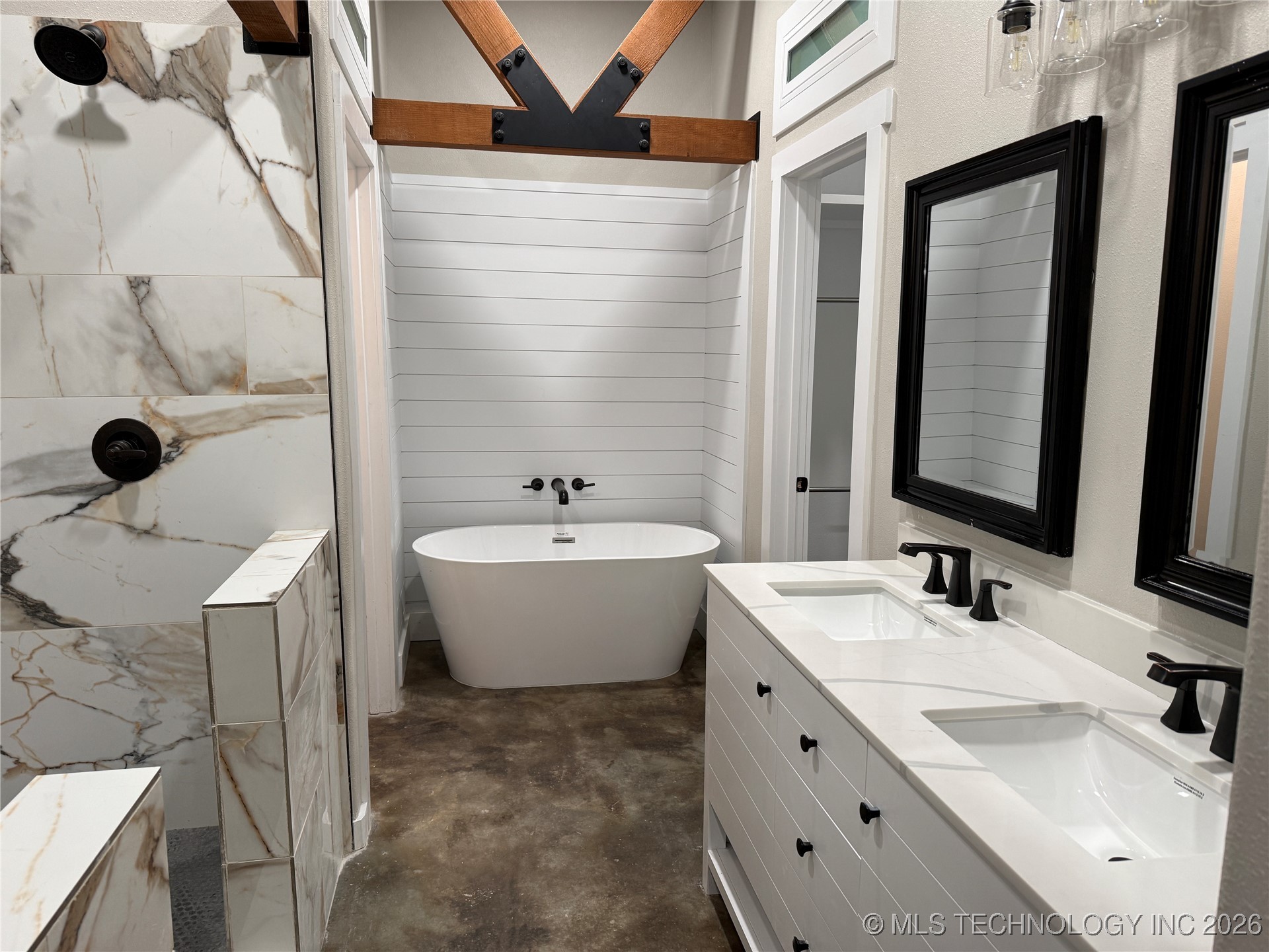 816 W Brewer Property Photo 92