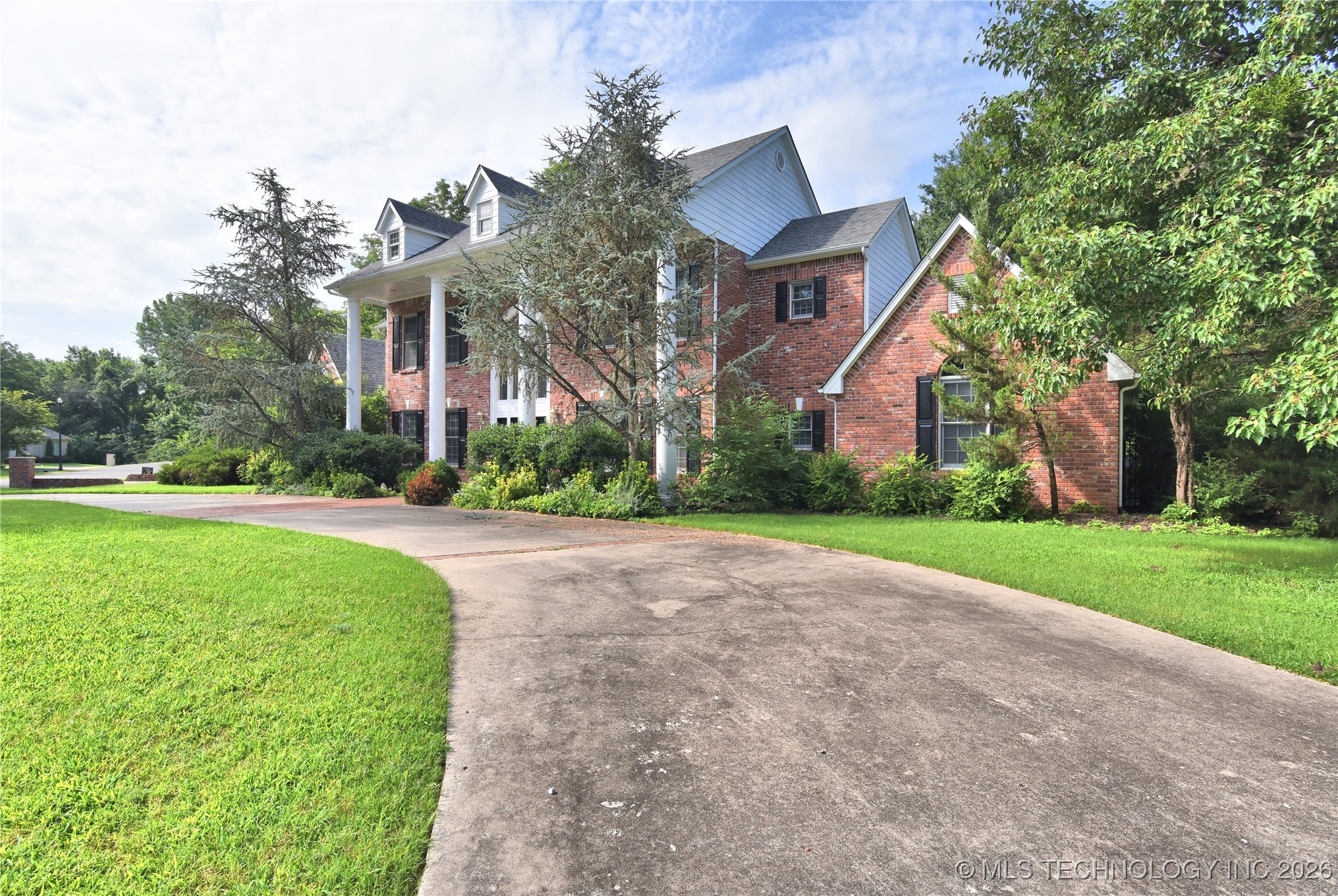 13706 S 18th Street Property Photo 2