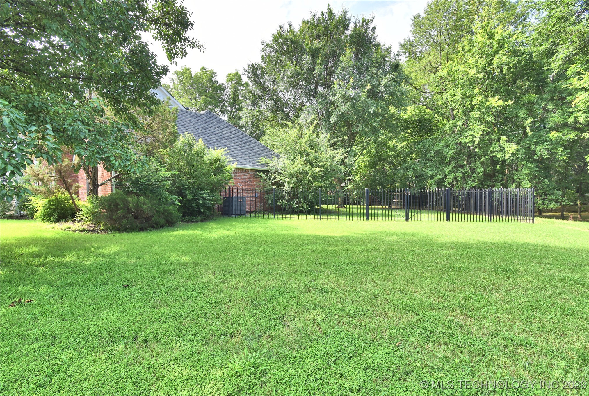 13706 S 18th Street Property Photo 3