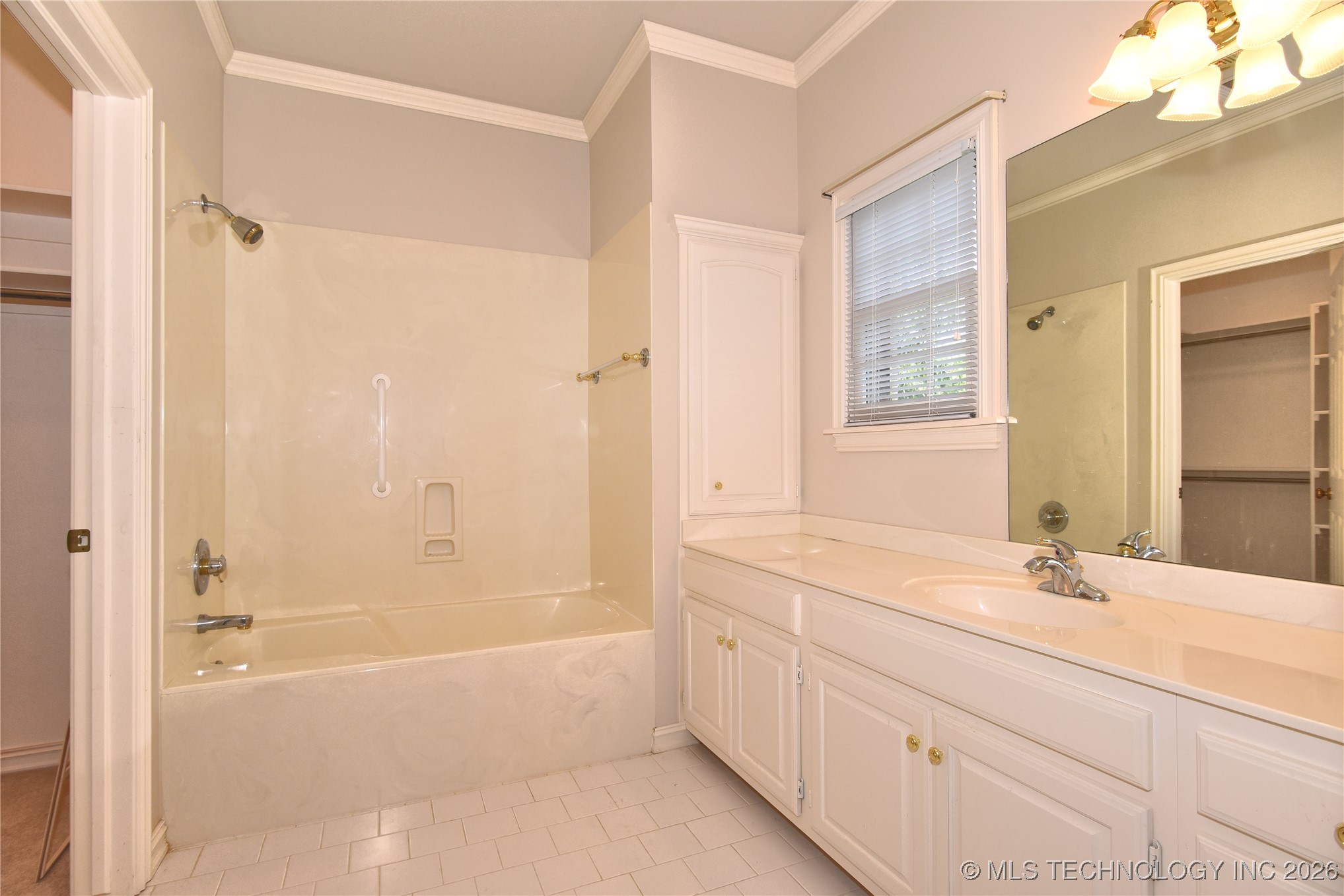 13706 S 18th Street Property Photo 10