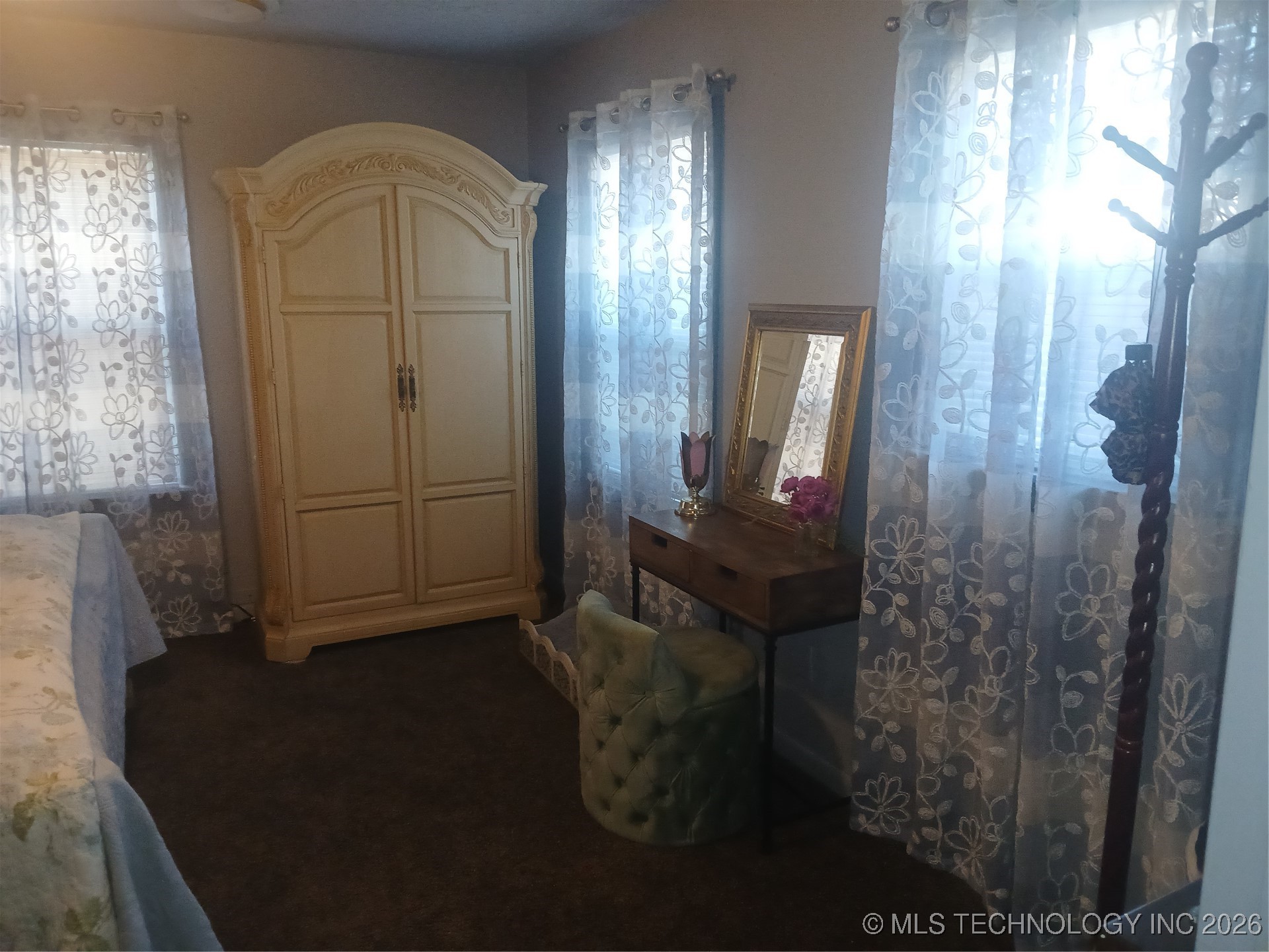 906 1st Street Property Photo 13