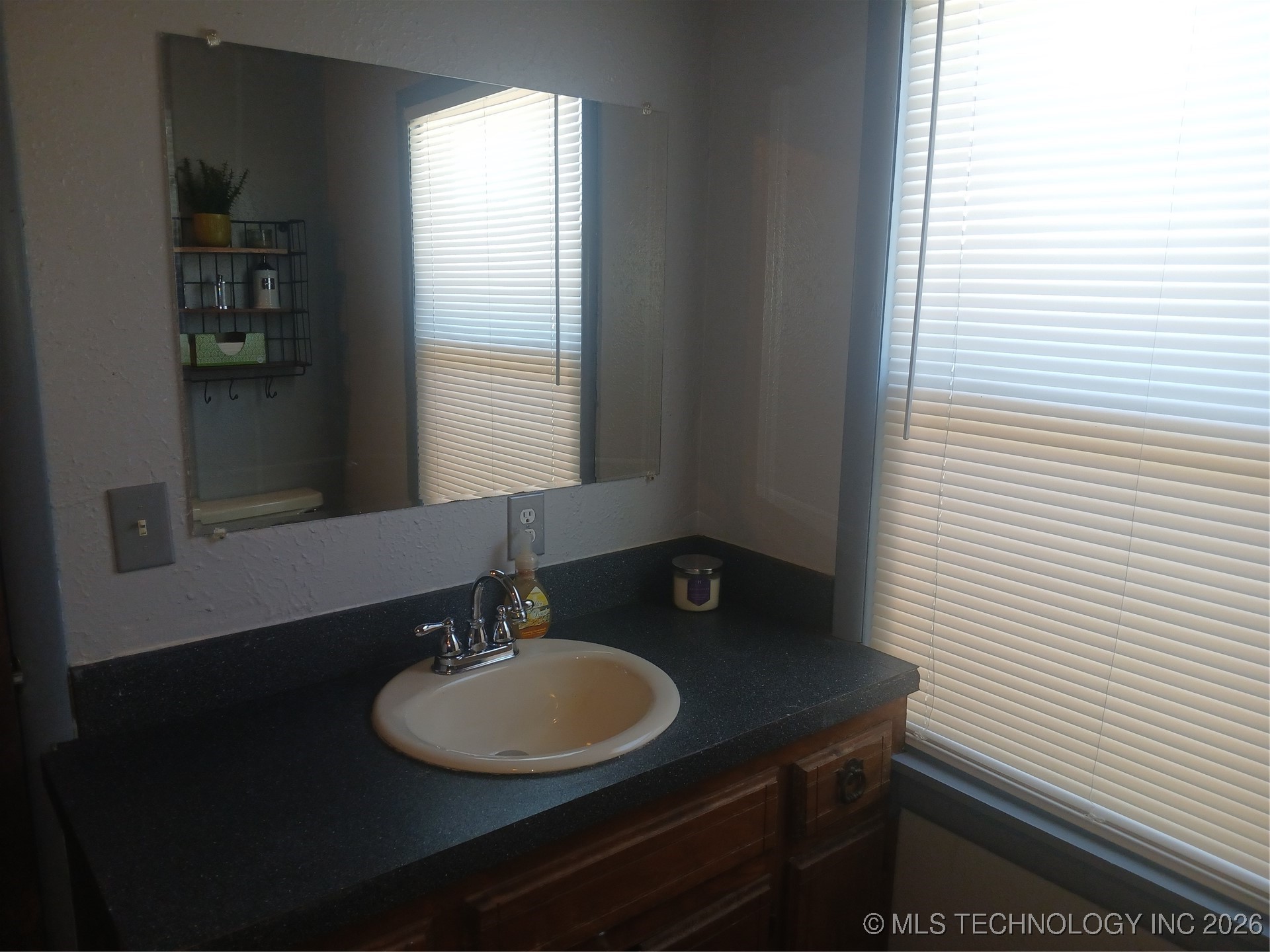 906 1st Street Property Photo 15