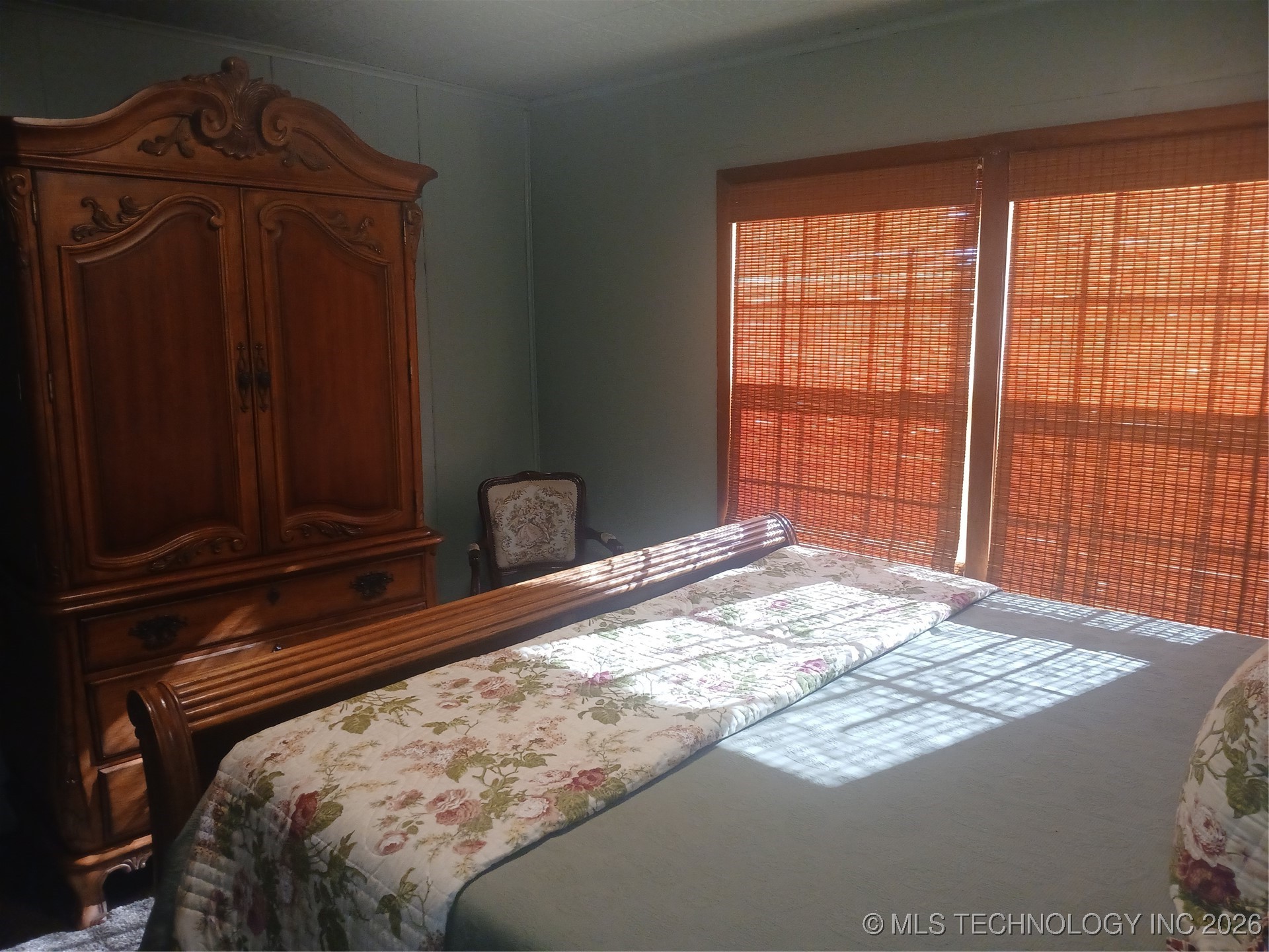 906 1st Street Property Photo 18