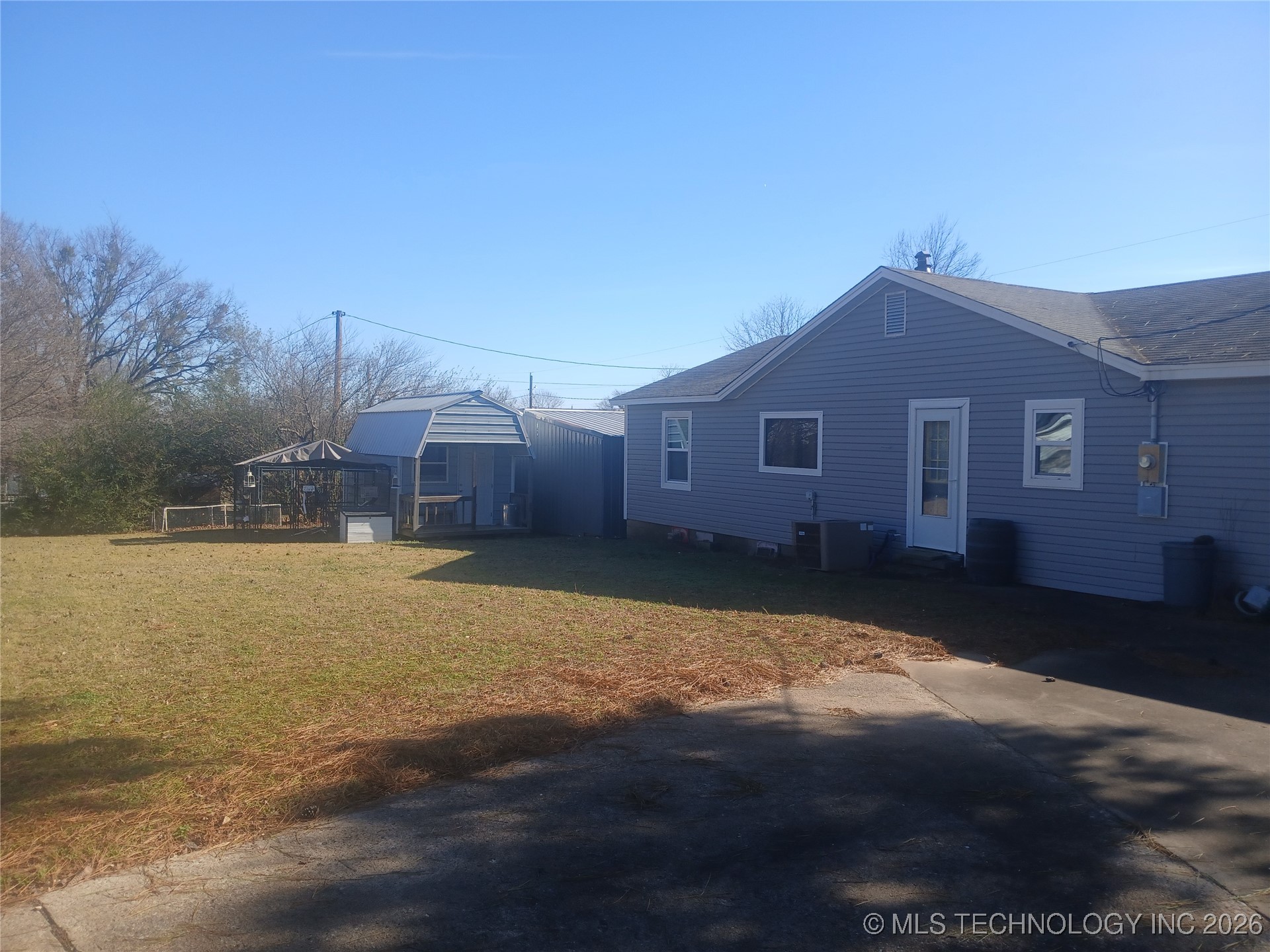 906 1st Street Property Photo 24