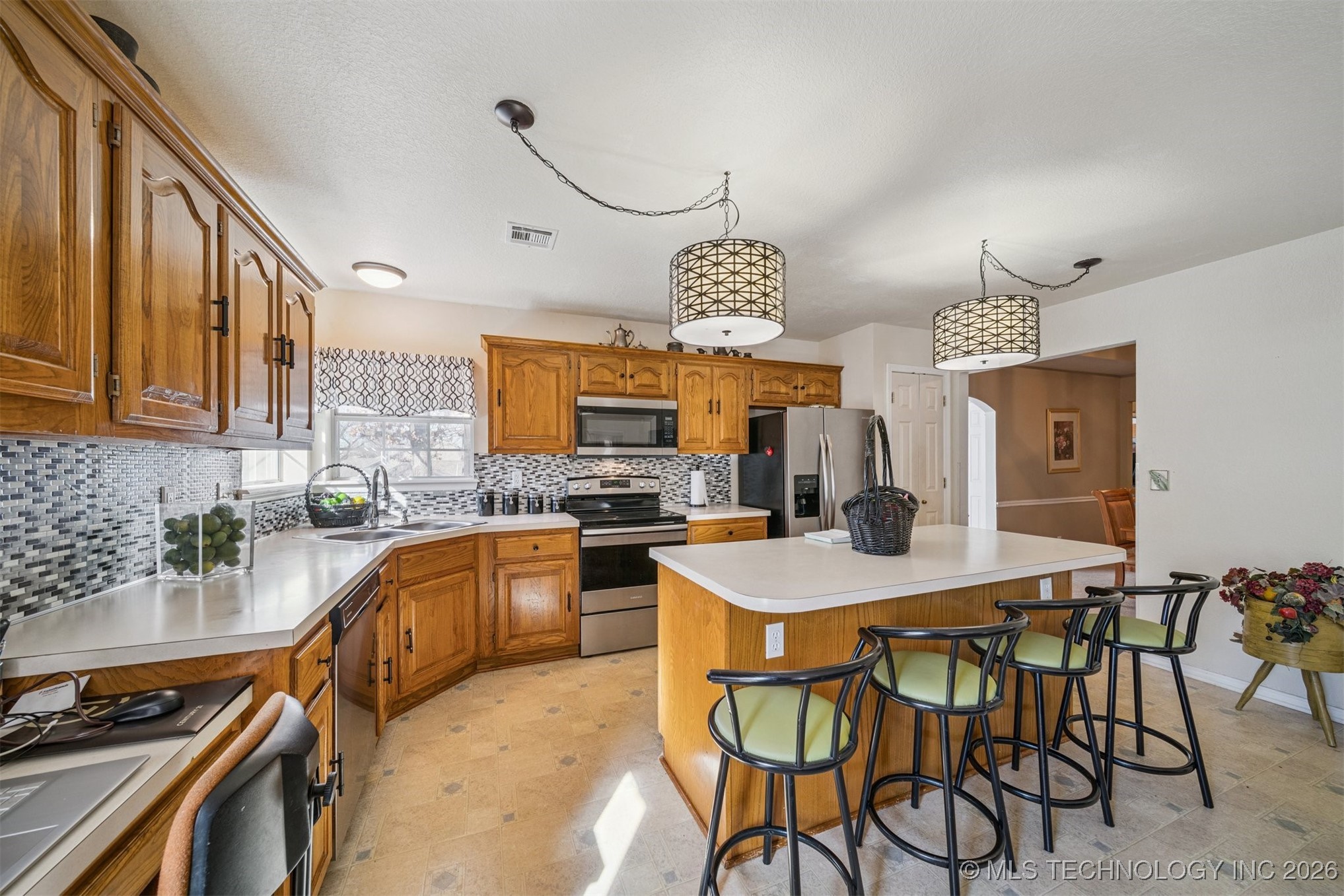 6607 Silver Oak Terrace W Property Photo 8