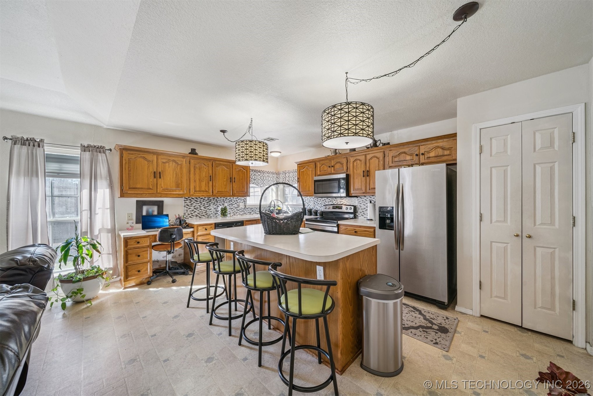 6607 Silver Oak Terrace W Property Photo 9