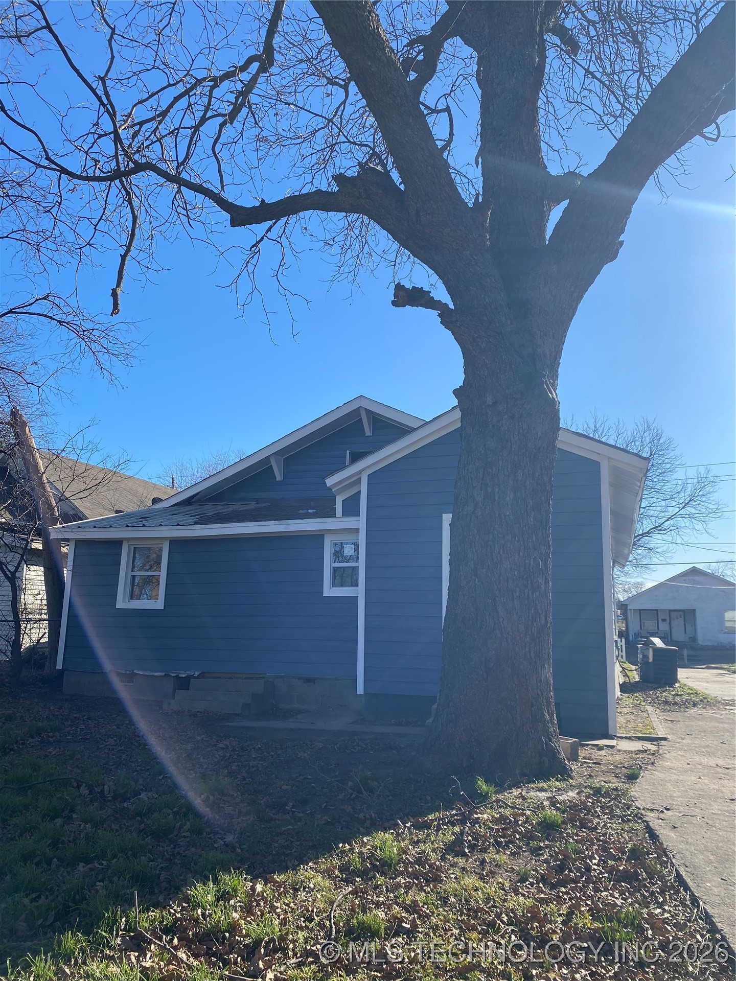 913 2nd Nw Property Photo 3