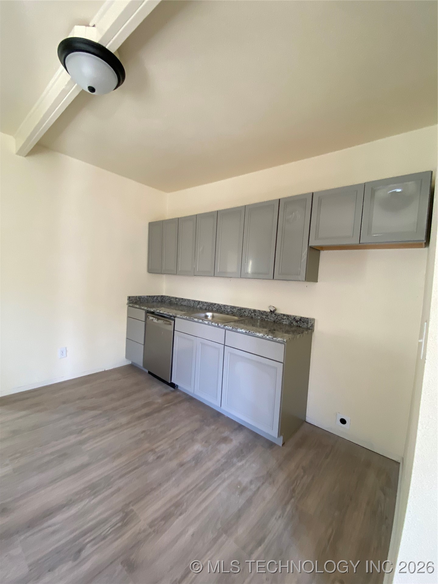 913 2nd Nw Property Photo 4