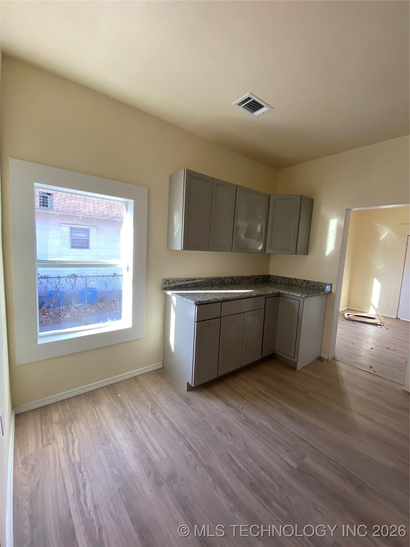 913 2nd Nw Property Photo 5