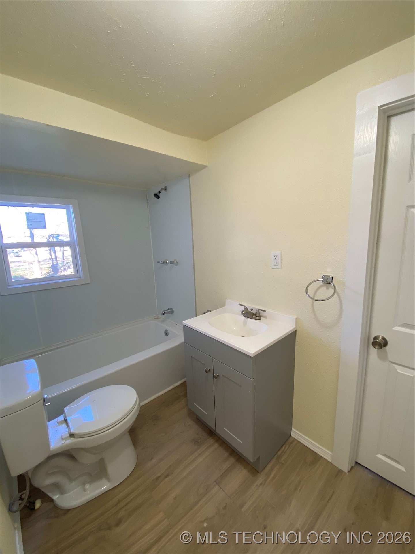 913 2nd Nw Property Photo 6