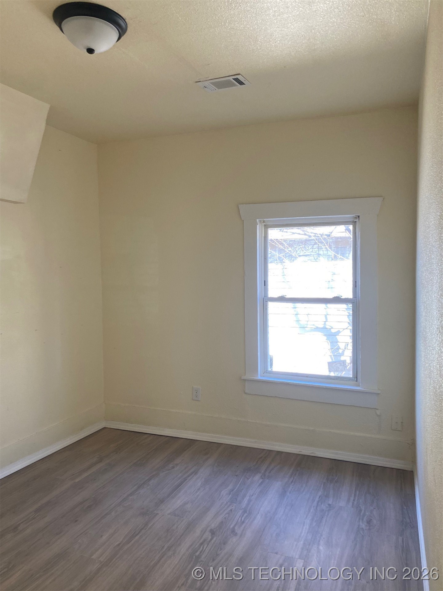 913 2nd Nw Property Photo 10