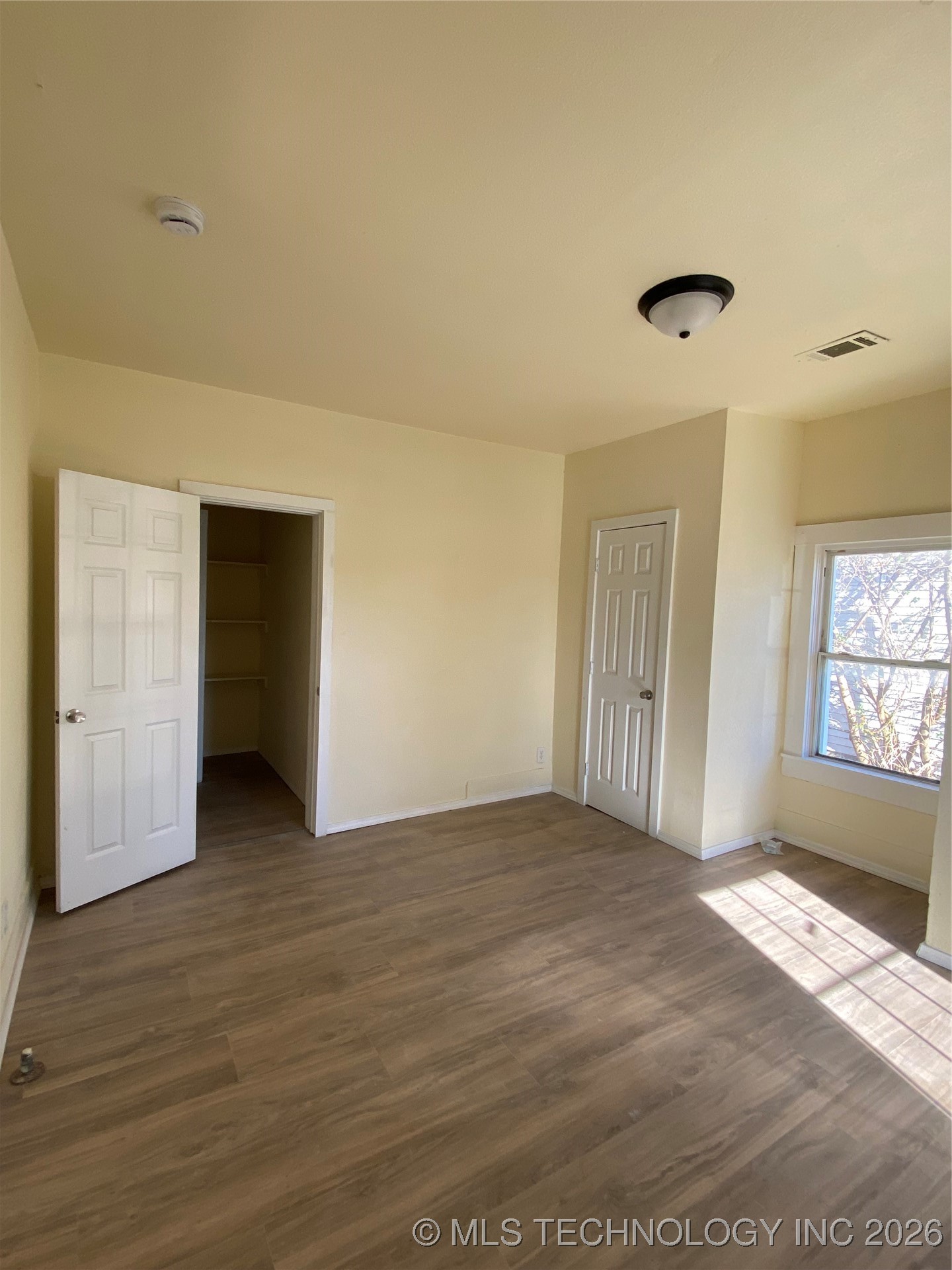 913 2nd Nw Property Photo 12