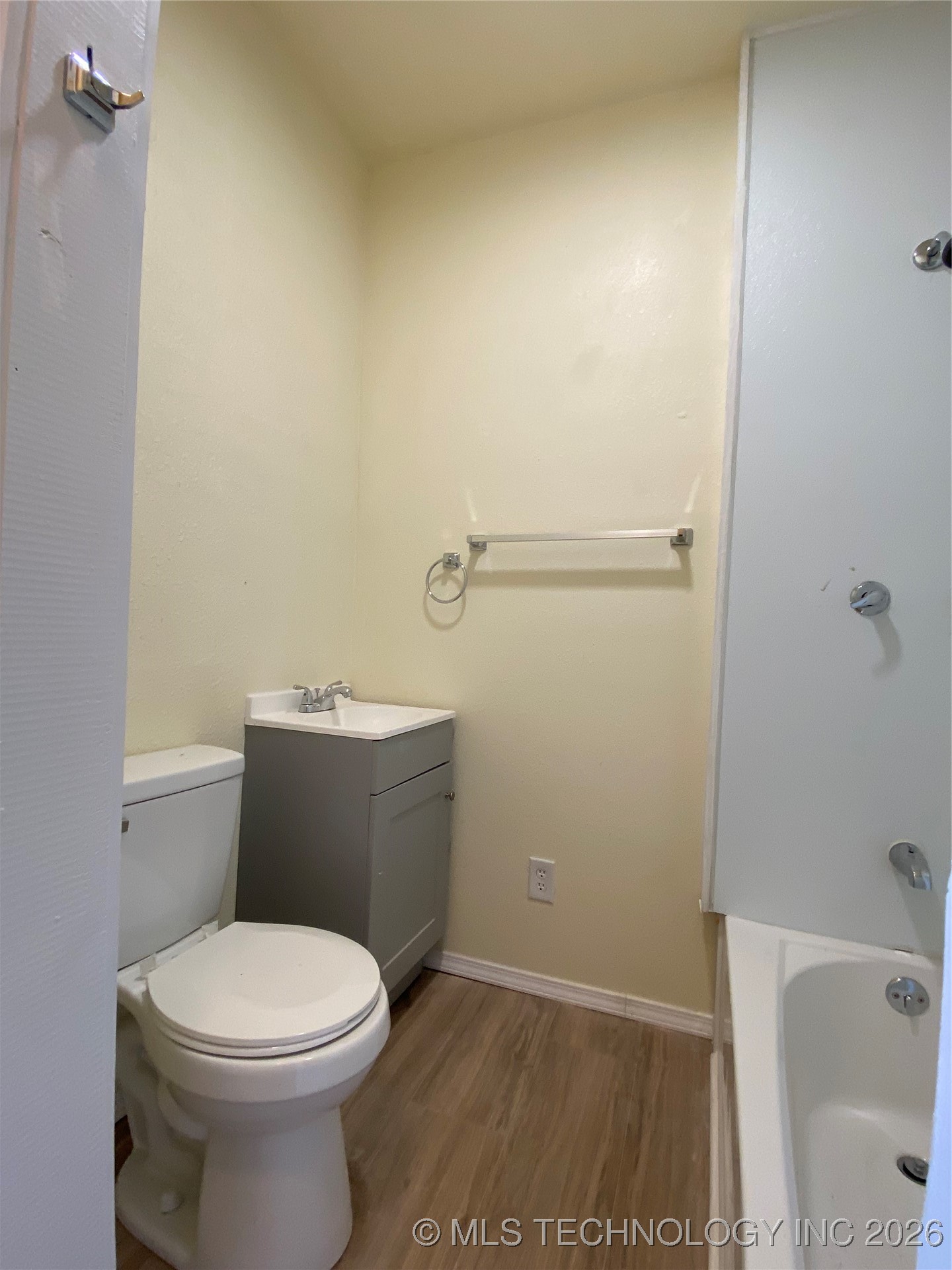 913 2nd Nw Property Photo 14