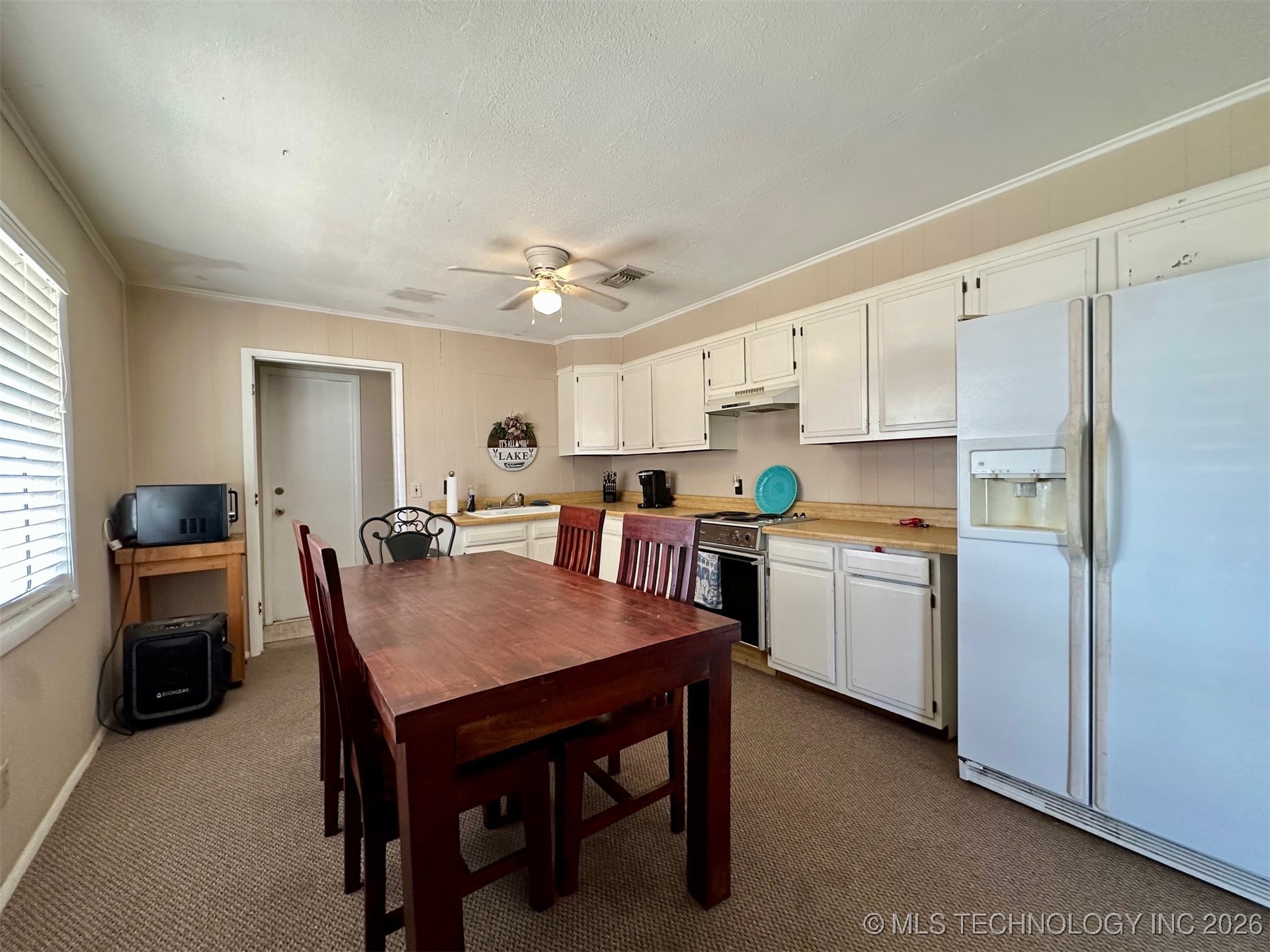 12158 Landing Drive Property Photo 8