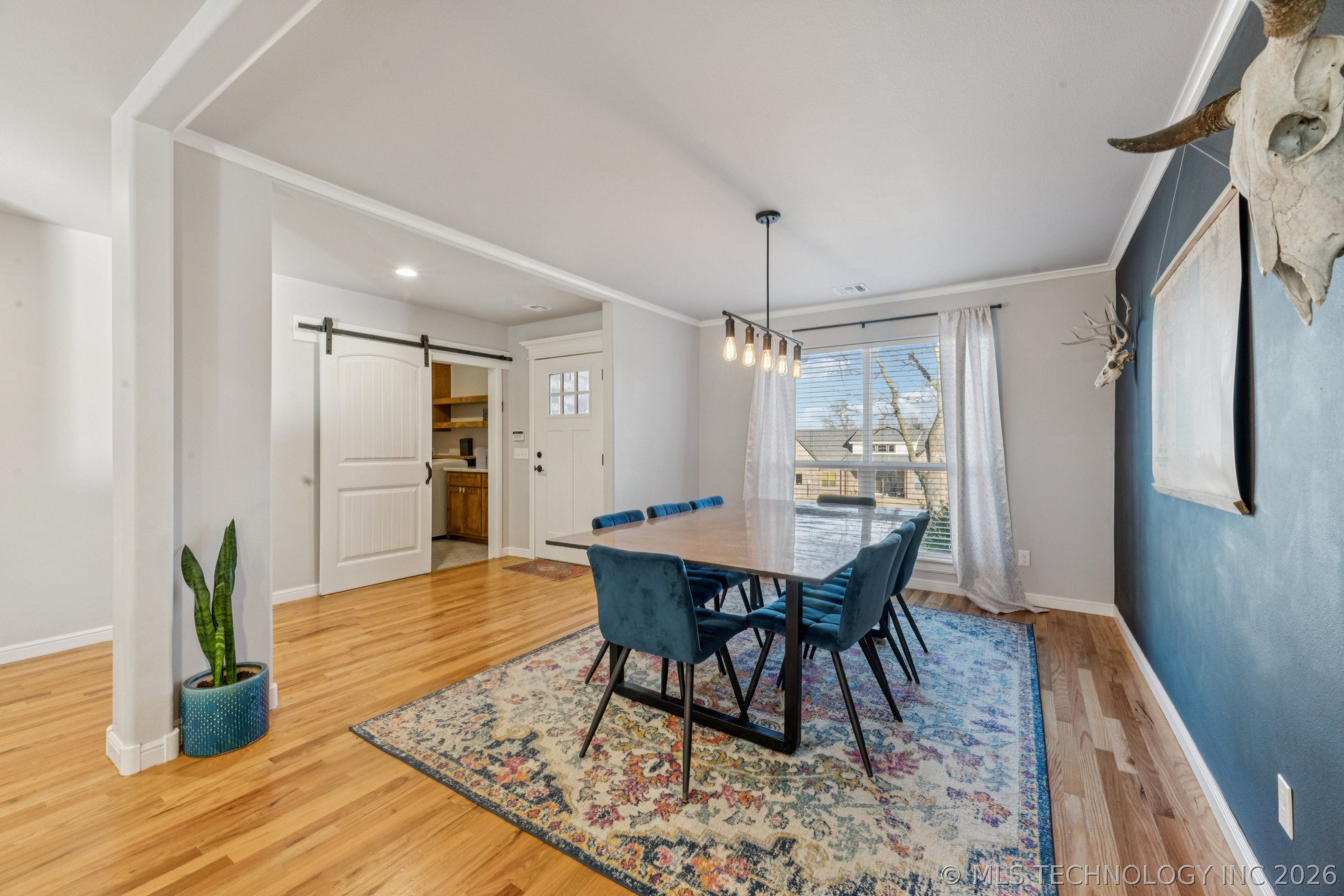 10556 Cross Oaks Drive Property Photo 6