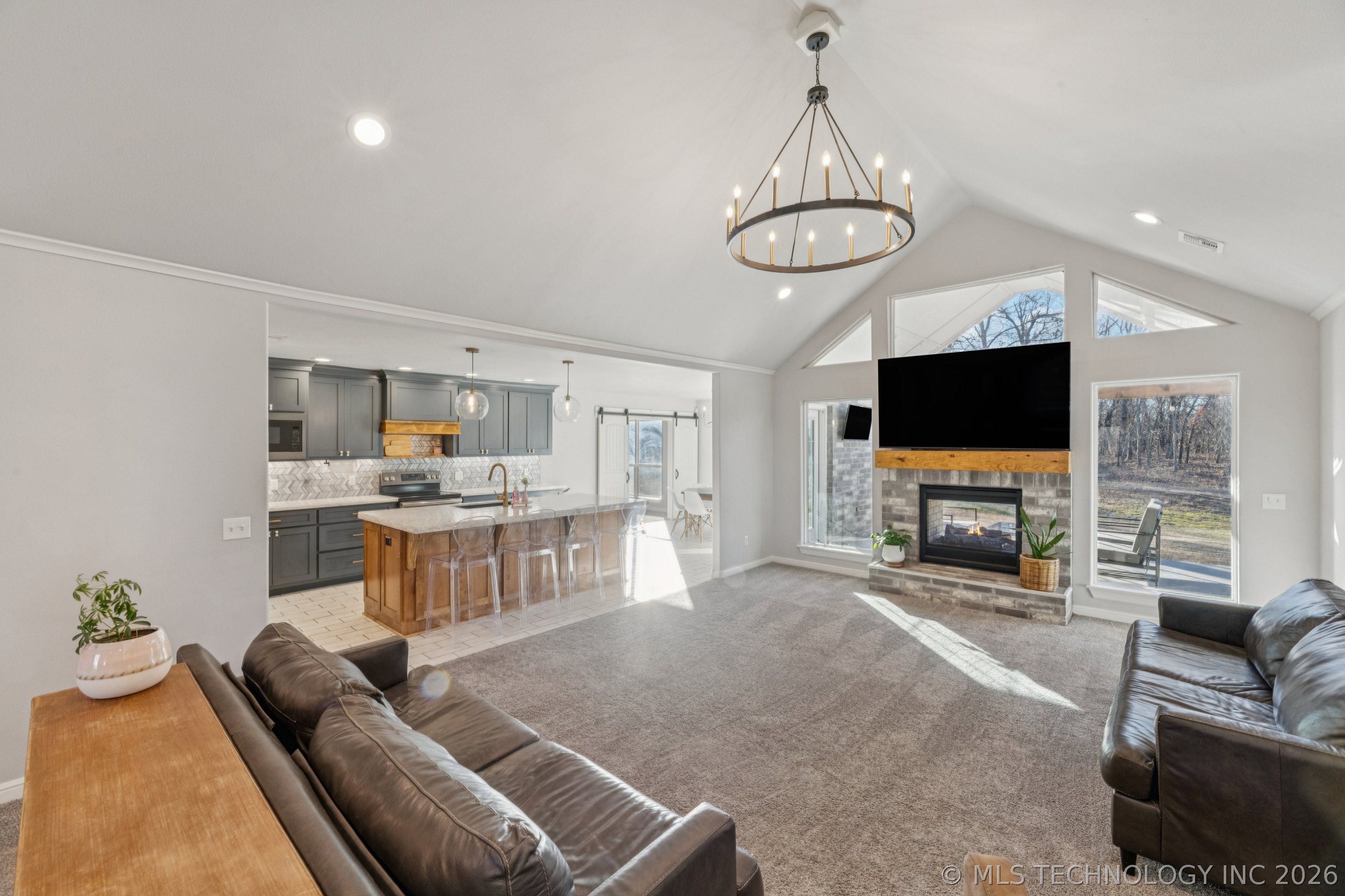 10556 Cross Oaks Drive Property Photo 8