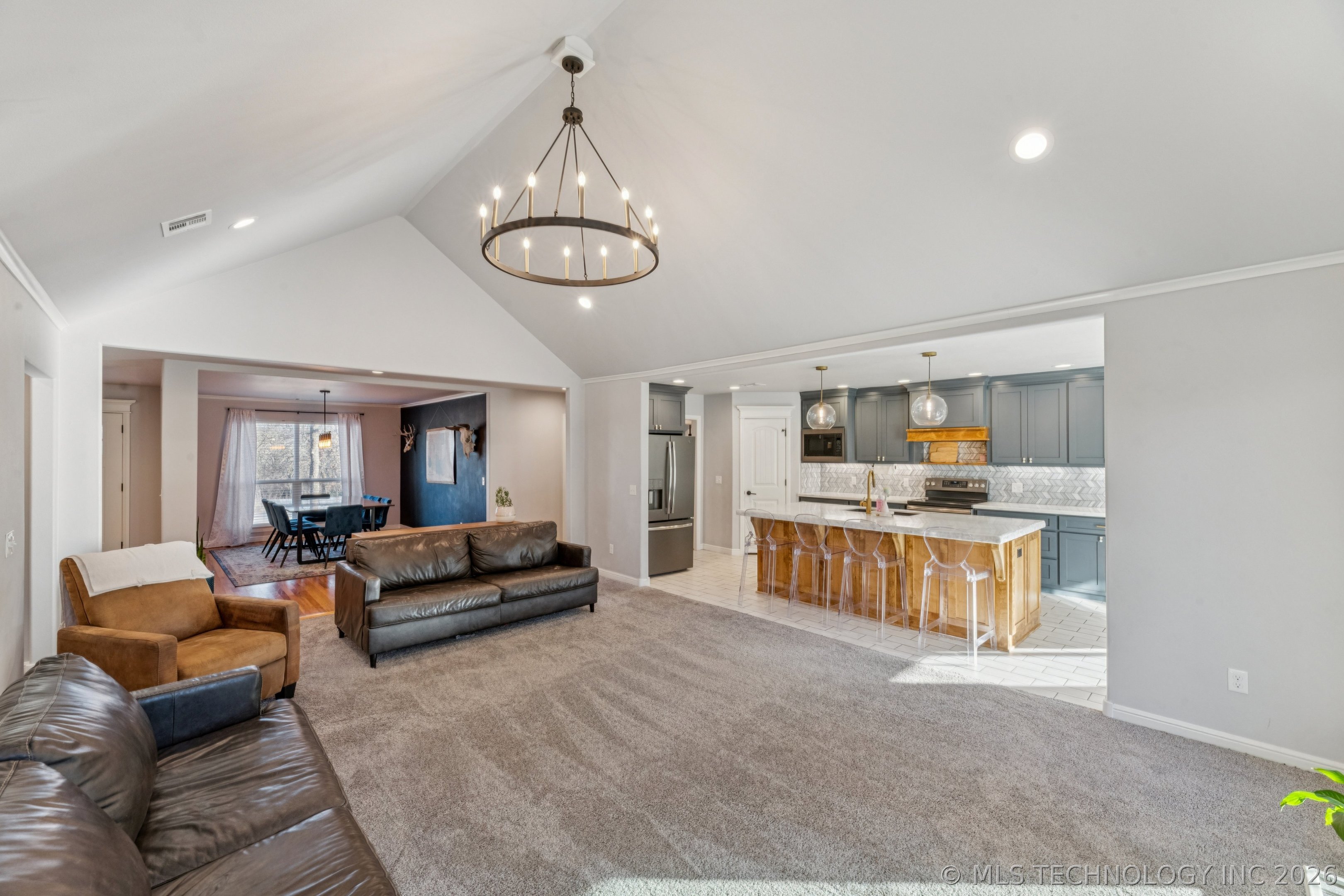 10556 Cross Oaks Drive Property Photo 9