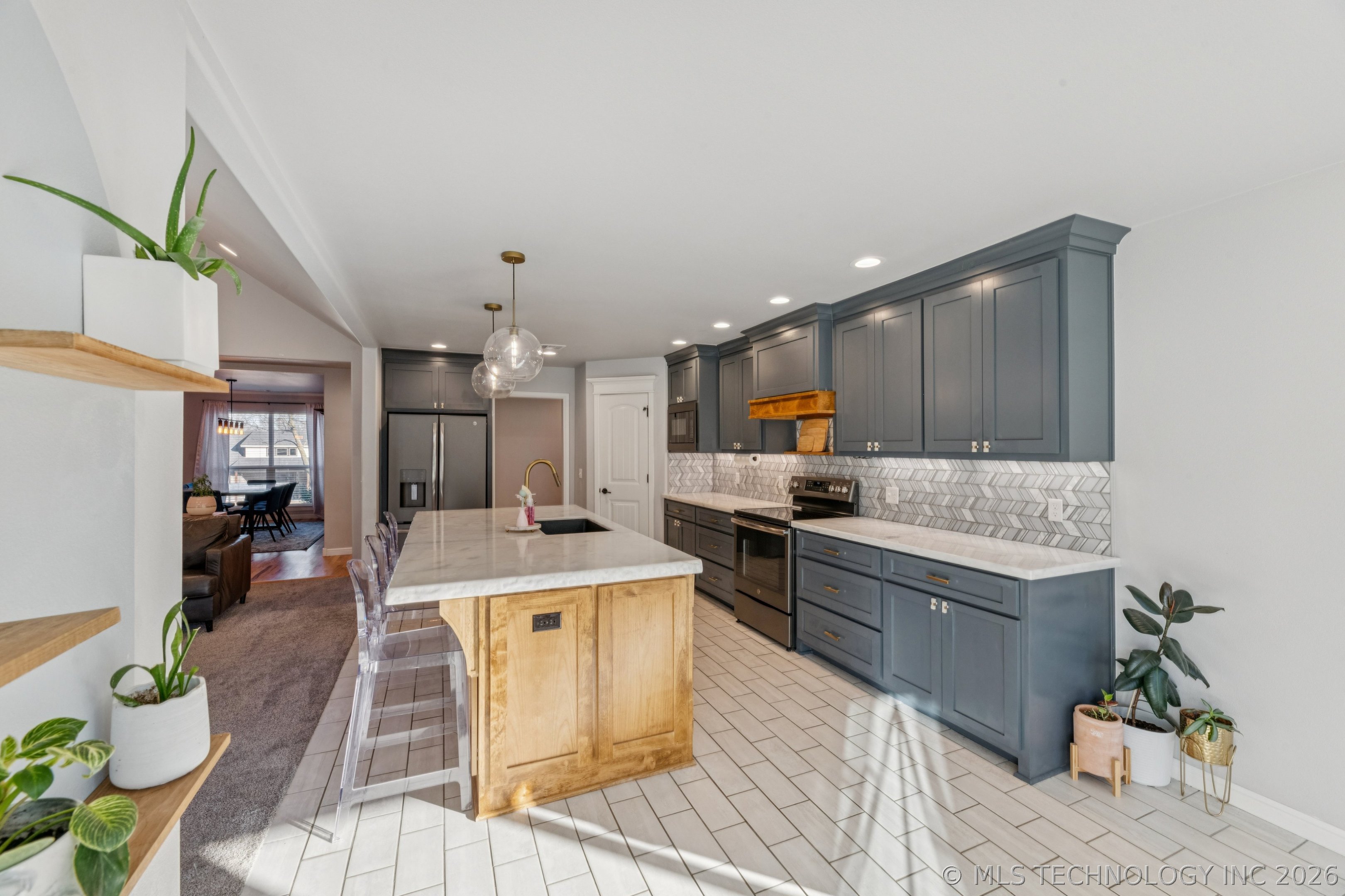 10556 Cross Oaks Drive Property Photo 12