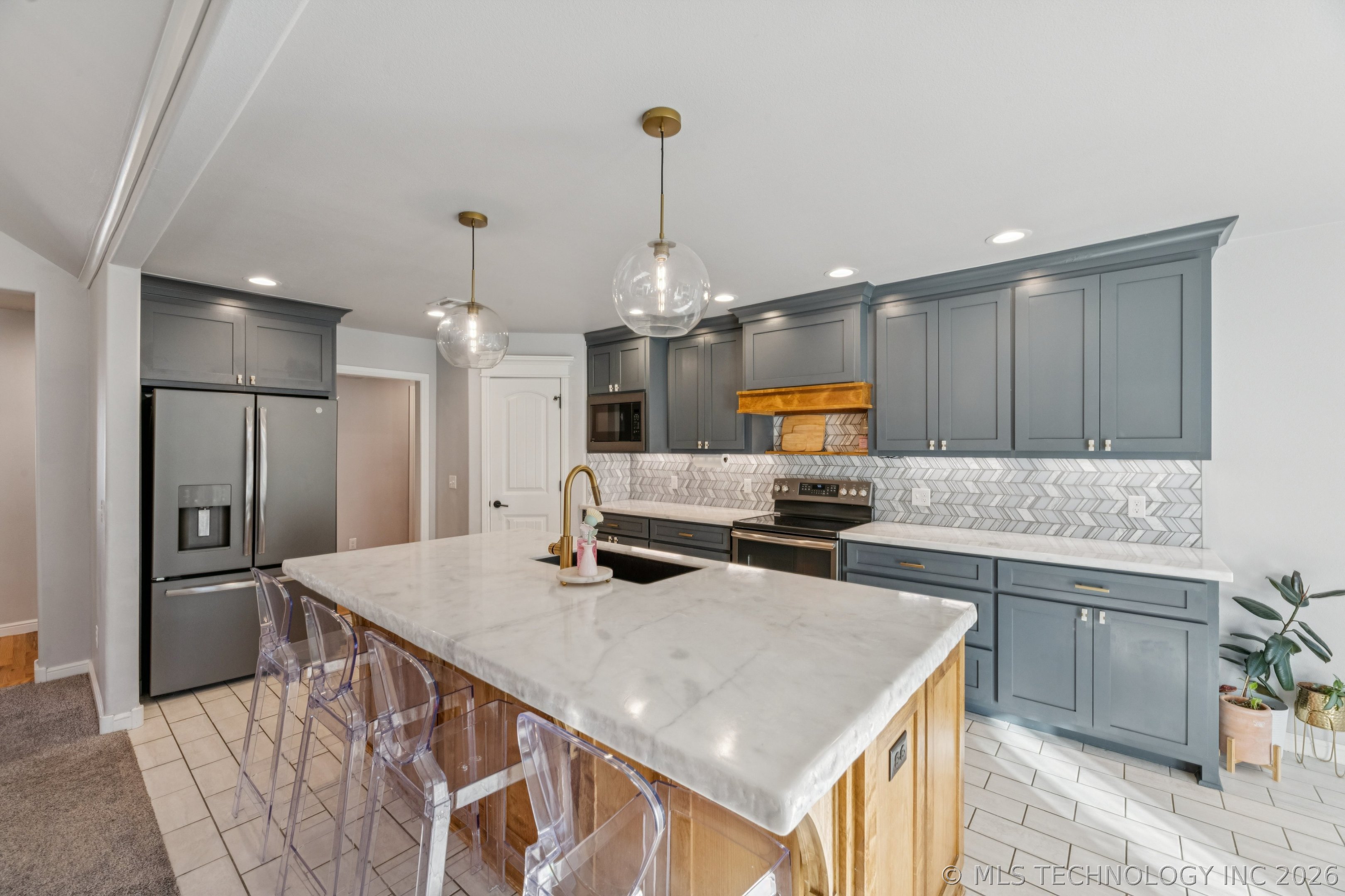 10556 Cross Oaks Drive Property Photo 14