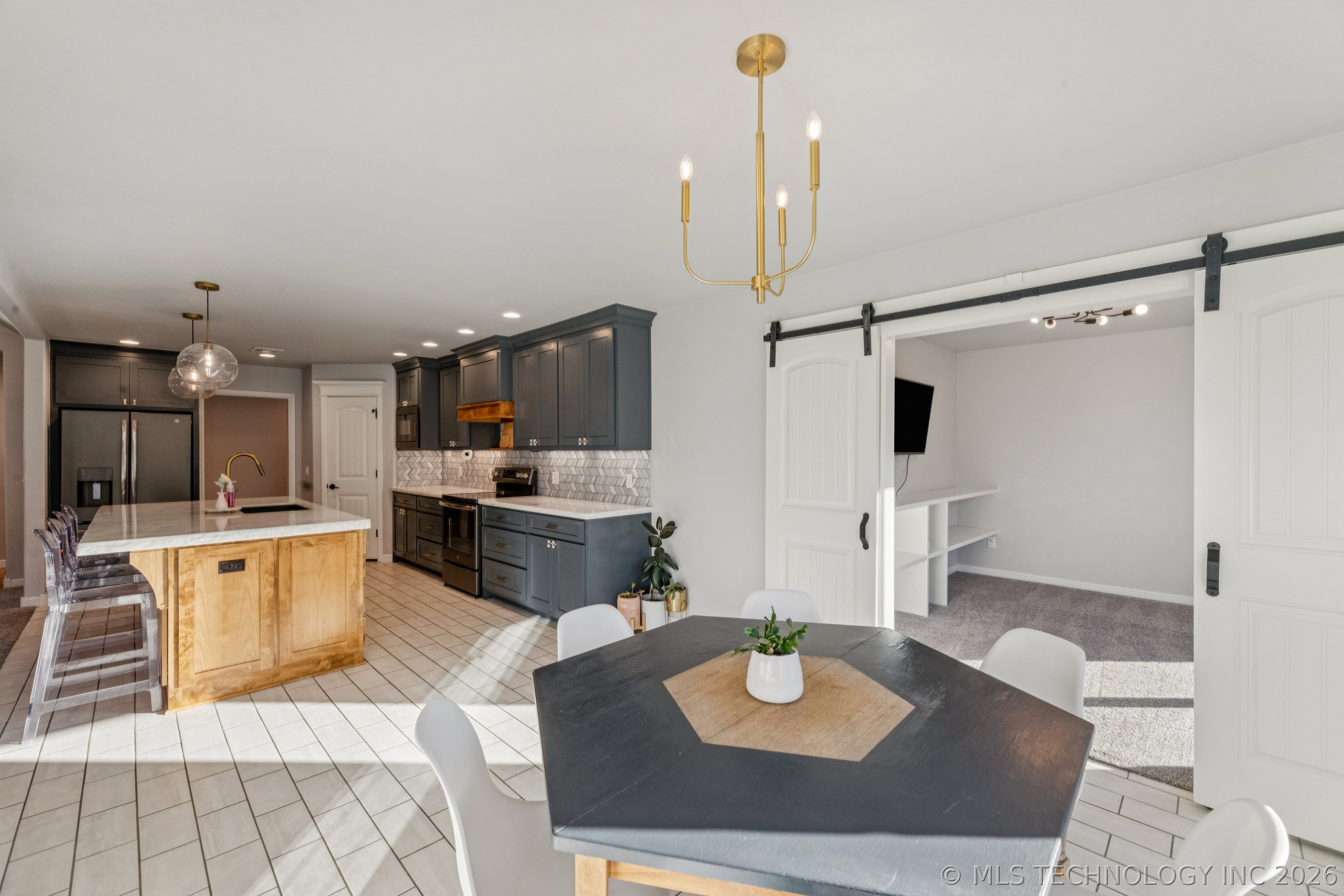 10556 Cross Oaks Drive Property Photo 17