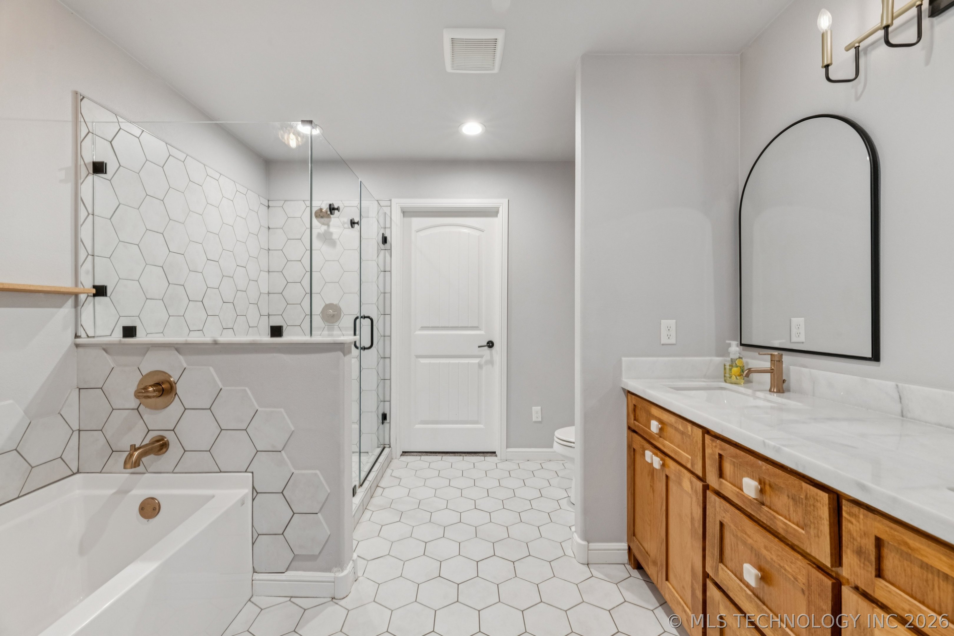 10556 Cross Oaks Drive Property Photo 22