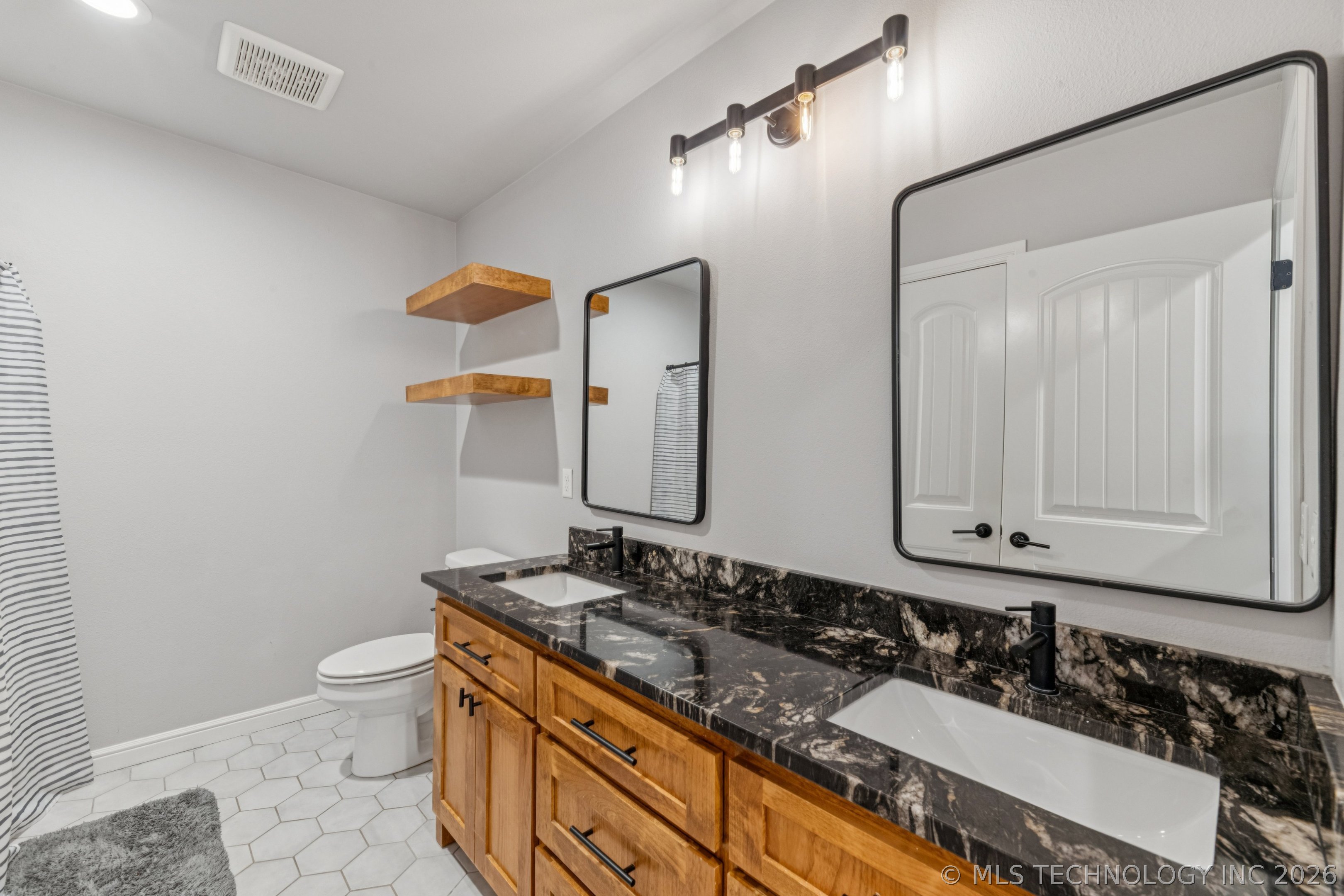 10556 Cross Oaks Drive Property Photo 29