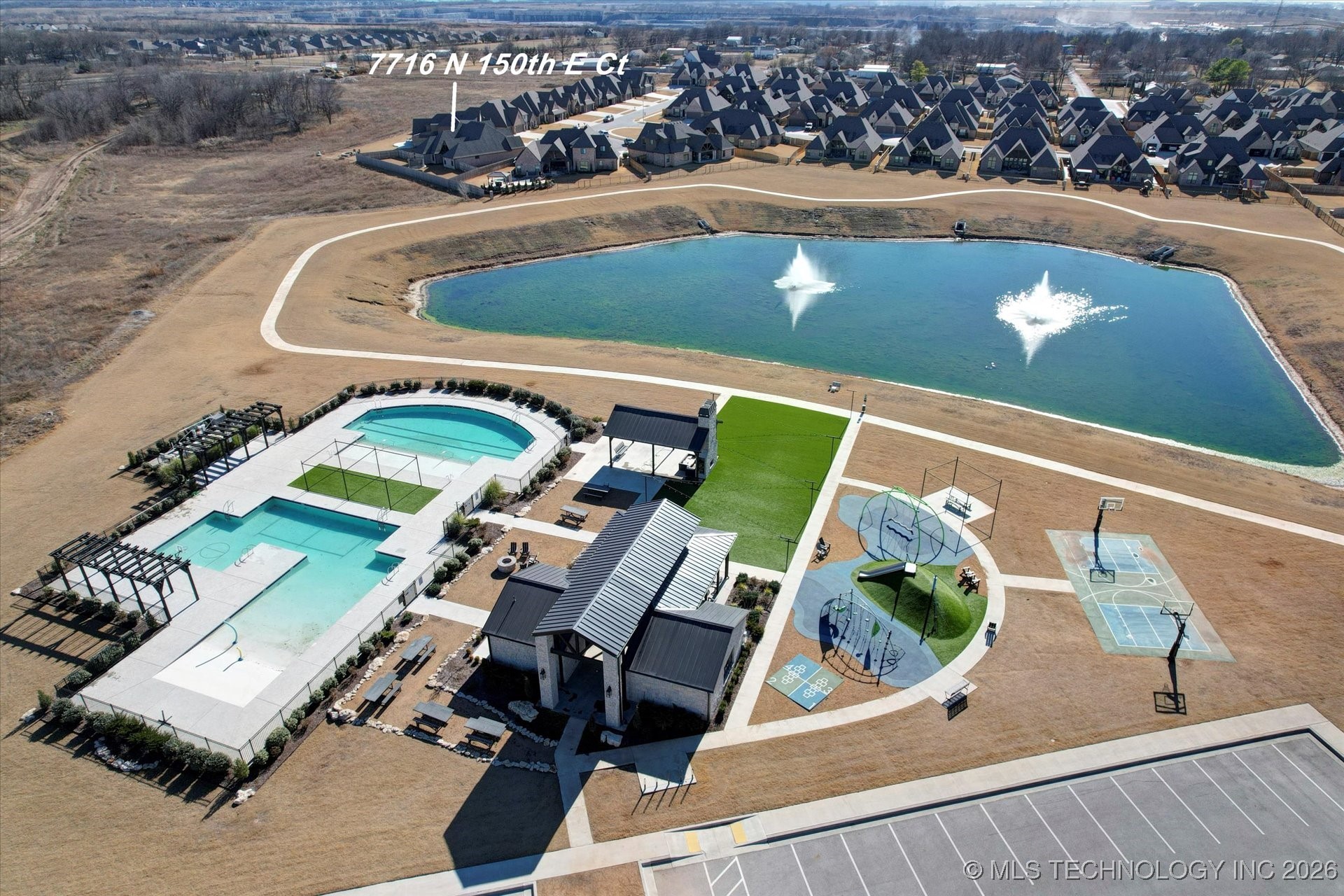 7716 N 150th East Court Property Photo 2